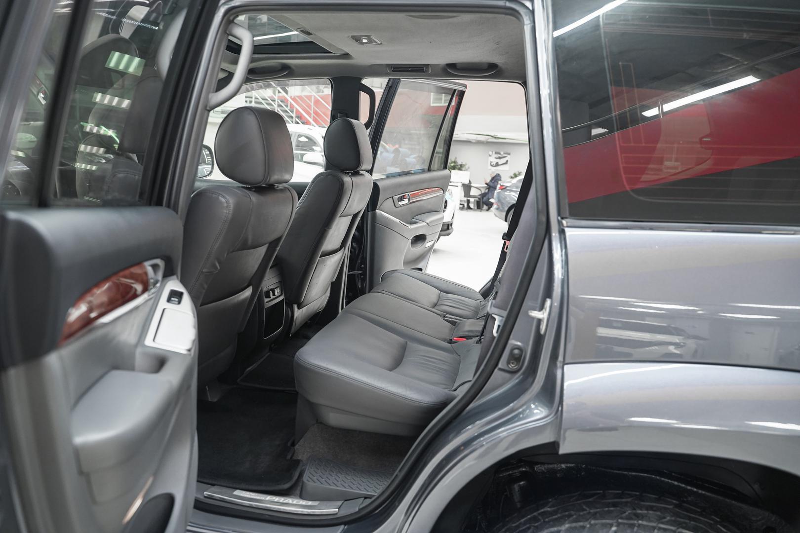 Toyota Land Cruiser Prado 2003, серый, ДЦ Орехово
