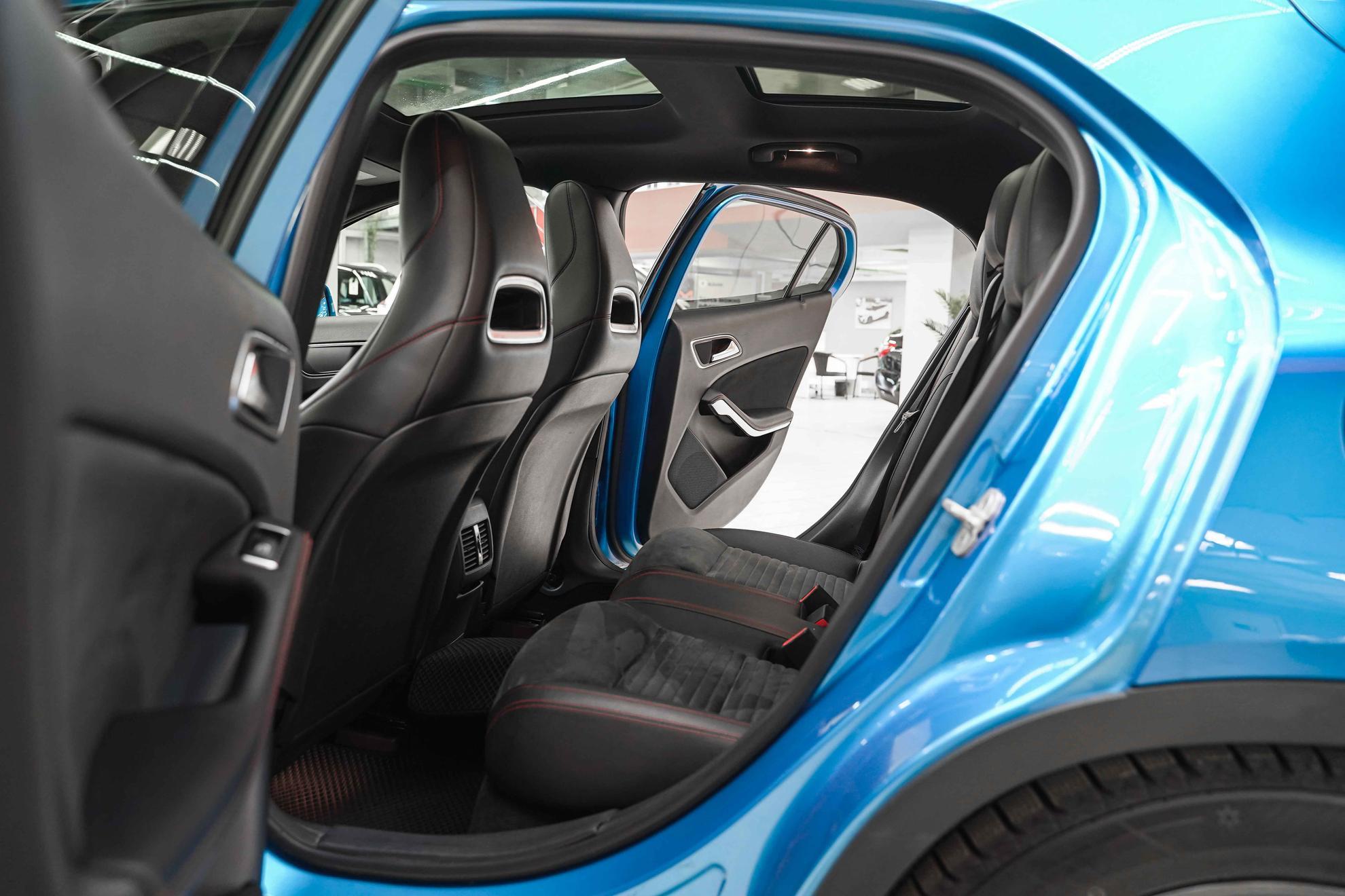 Mercedes-Benz GLA 2014, голубой, ДЦ Орехово