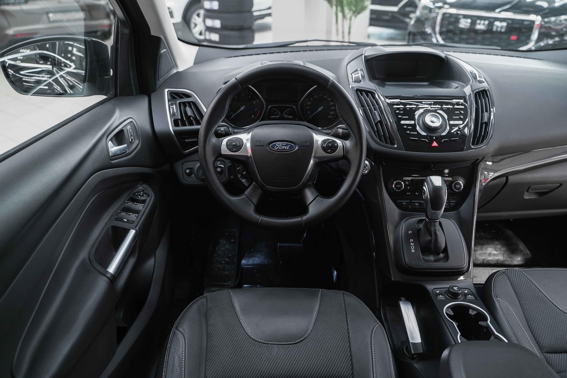 Ford Kuga 2013, черный, ДЦ Орехово