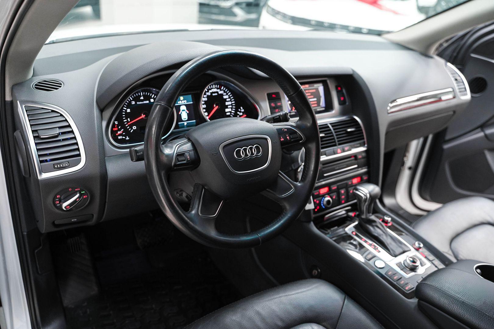 Audi Q7 2013, белый, ДЦ Орехово