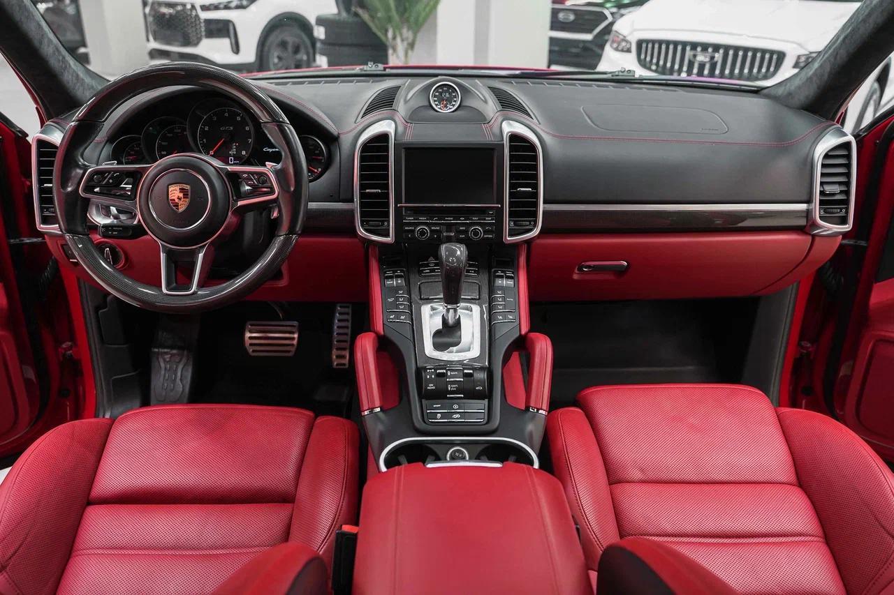 Porsche Cayenne 2016, красный, ДЦ Орехово