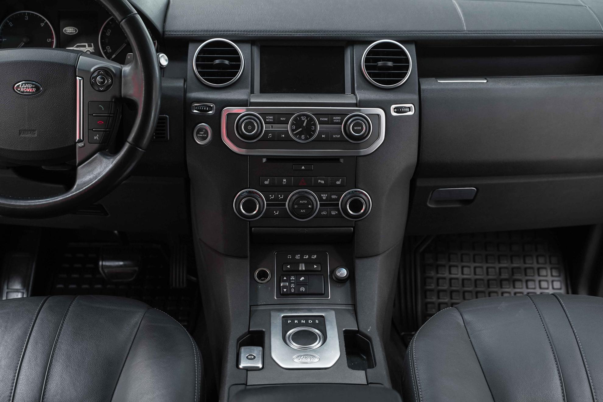 Land Rover Discovery 2015, белый, ДЦ Орехово