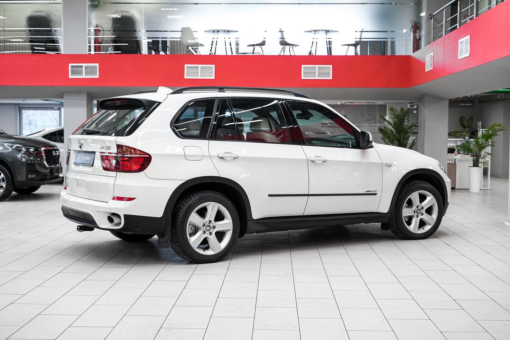 BMW X5 2012, белый, ДЦ Орехово