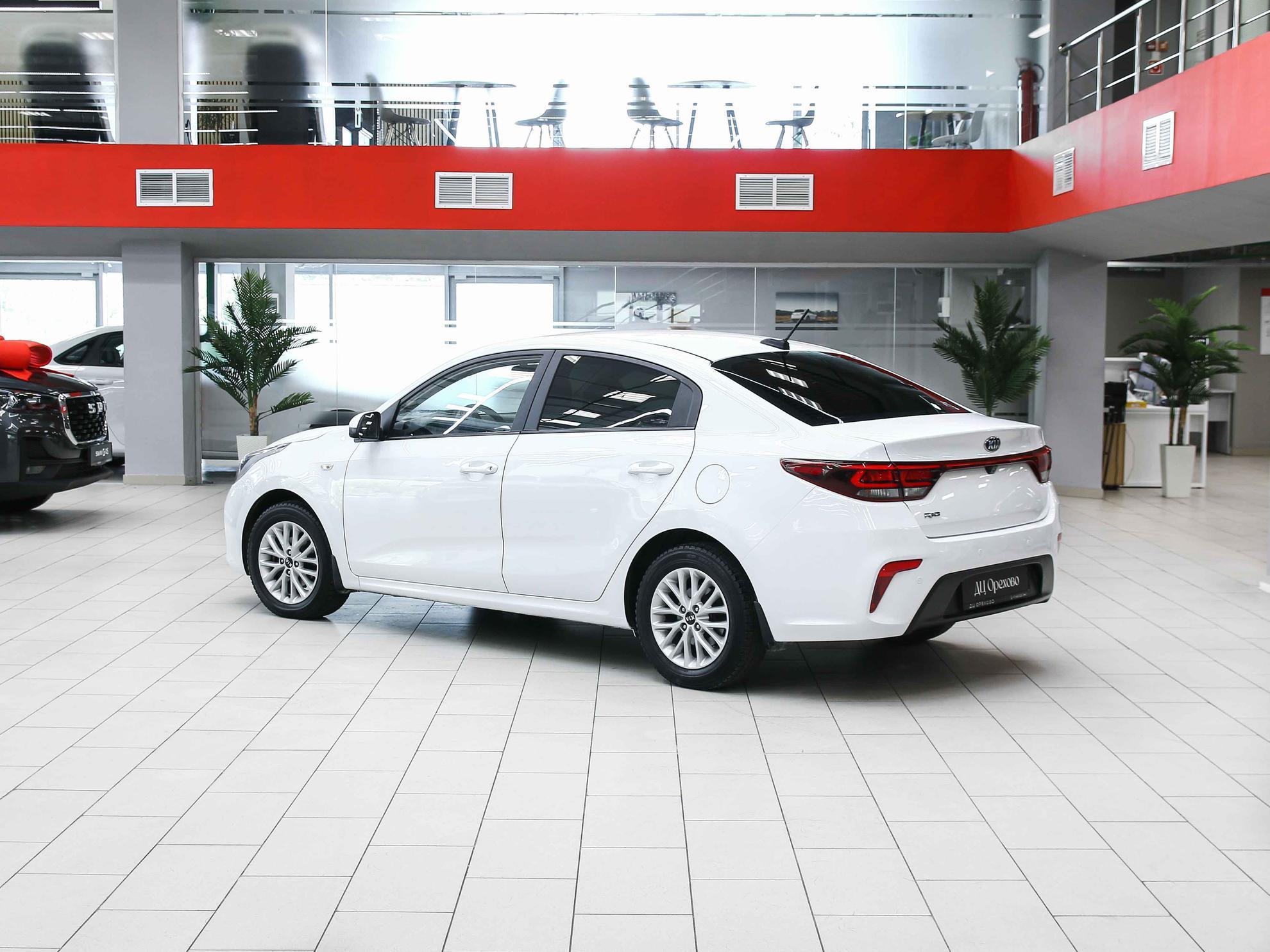 Kia Rio 2018, белый, ДЦ Орехово