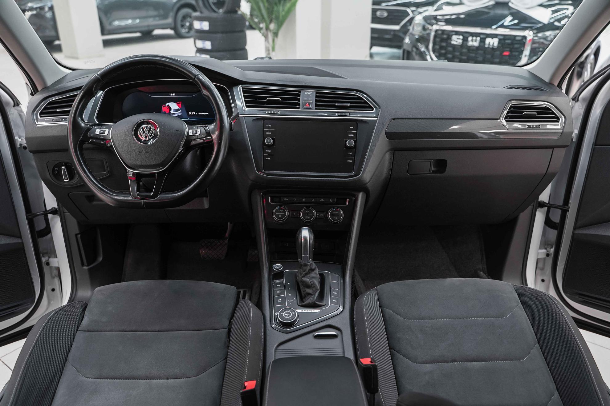 Volkswagen Tiguan 2017, белый, ДЦ Орехово