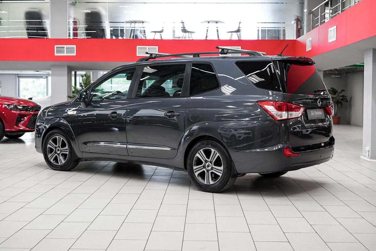 SsangYong Stavic 2014, серый, ДЦ Орехово