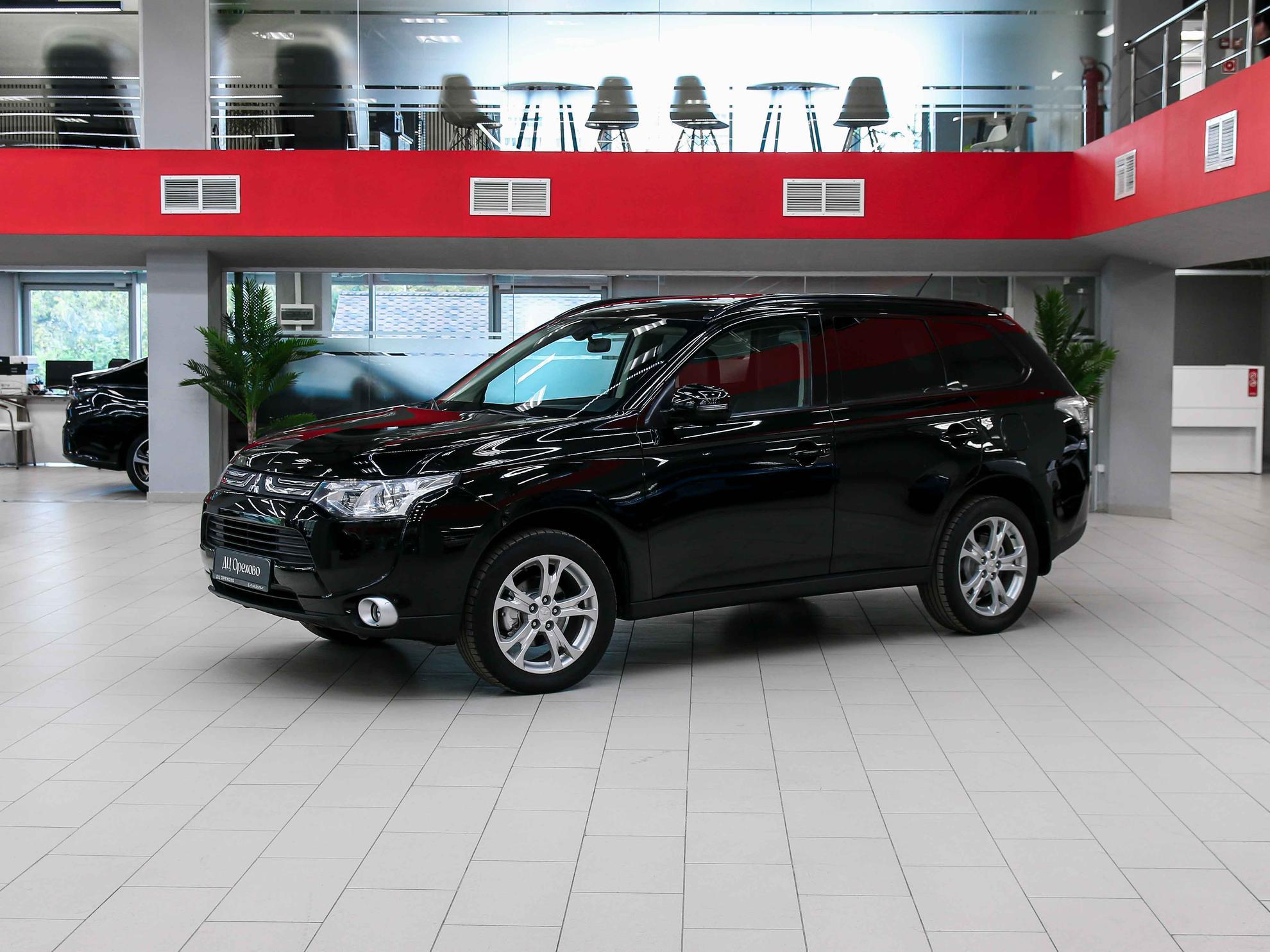 Mitsubishi Outlander 2013, черный, ДЦ Орехово