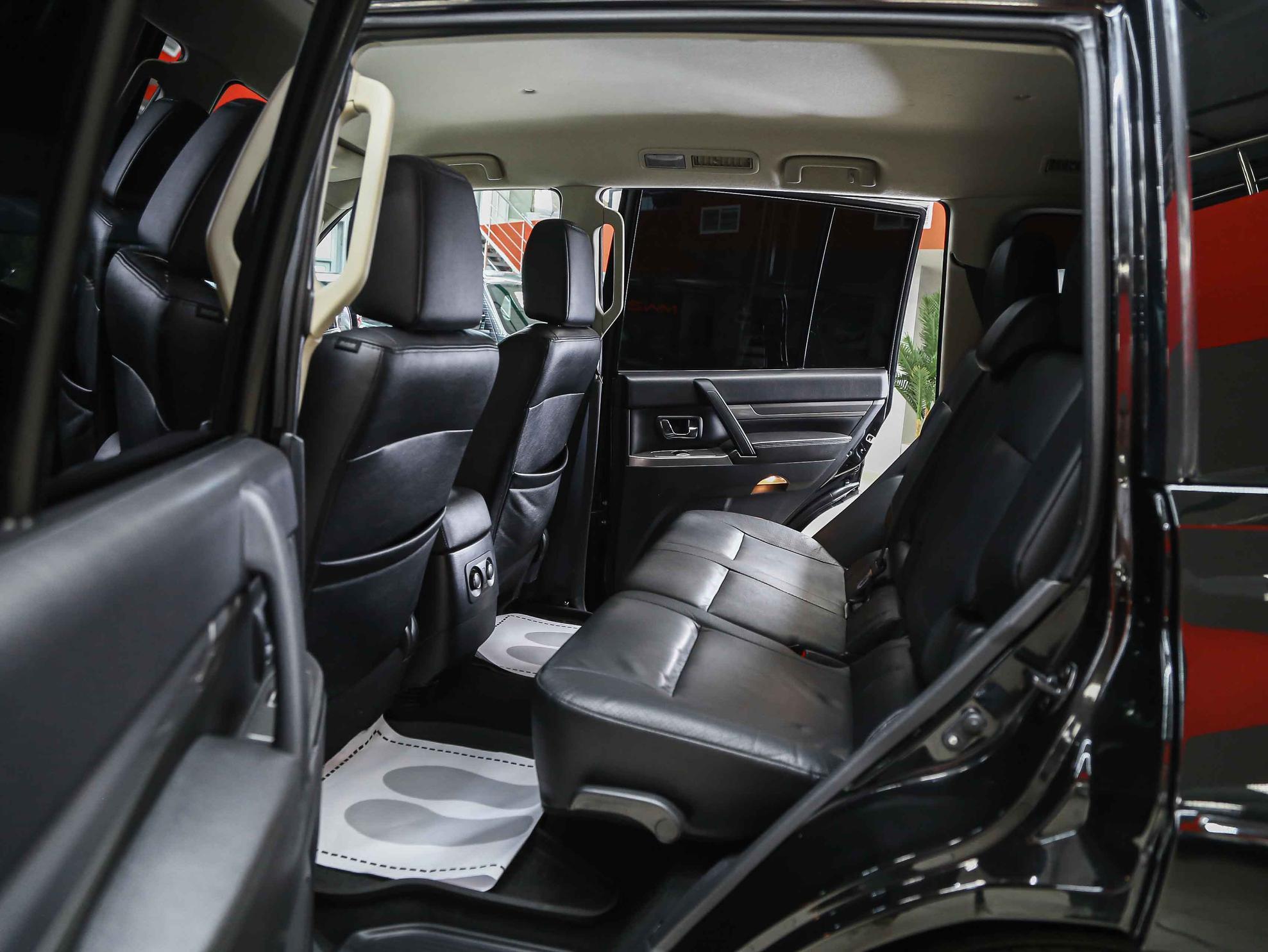 Mitsubishi Pajero 2013, черный, ДЦ Орехово