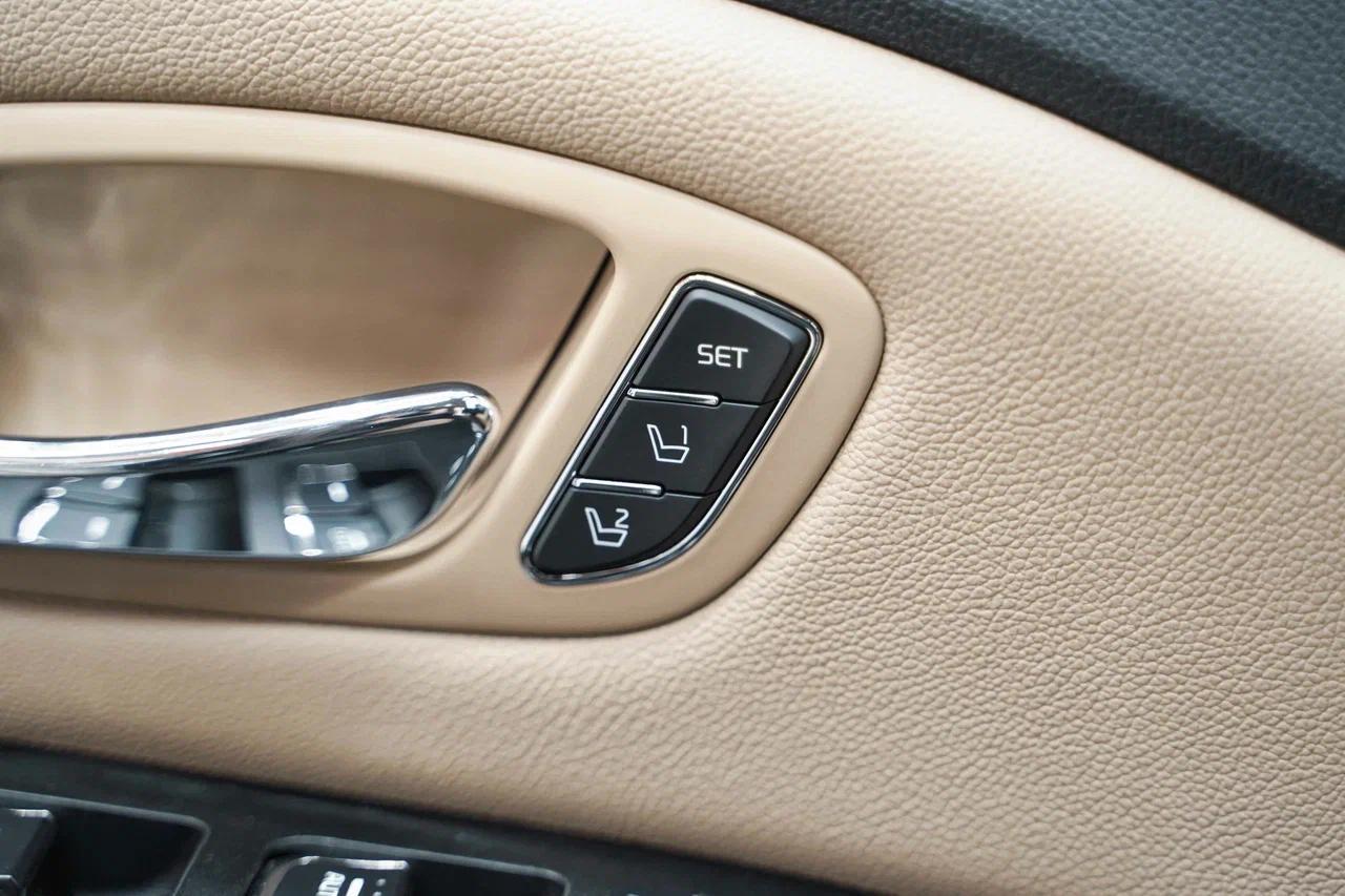 Kia Carnival 2017, черный, ДЦ Орехово