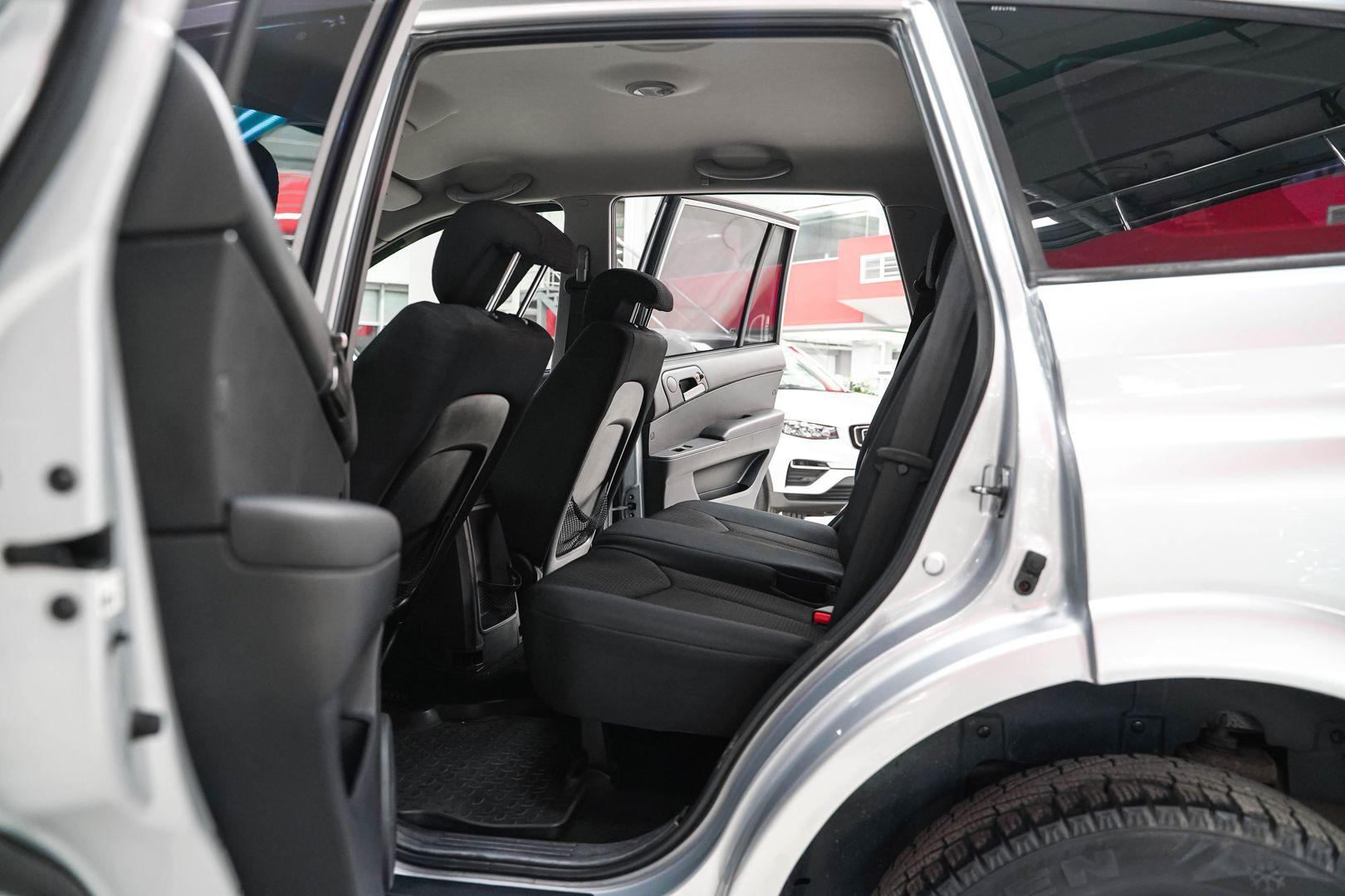SsangYong Kyron 2010, серебряный, ДЦ Орехово