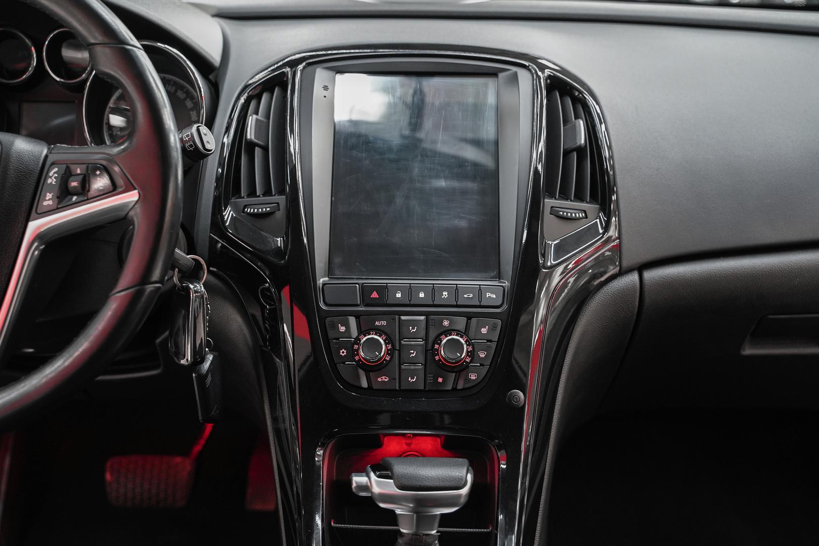 Opel Astra 2013, черный, ДЦ Орехово
