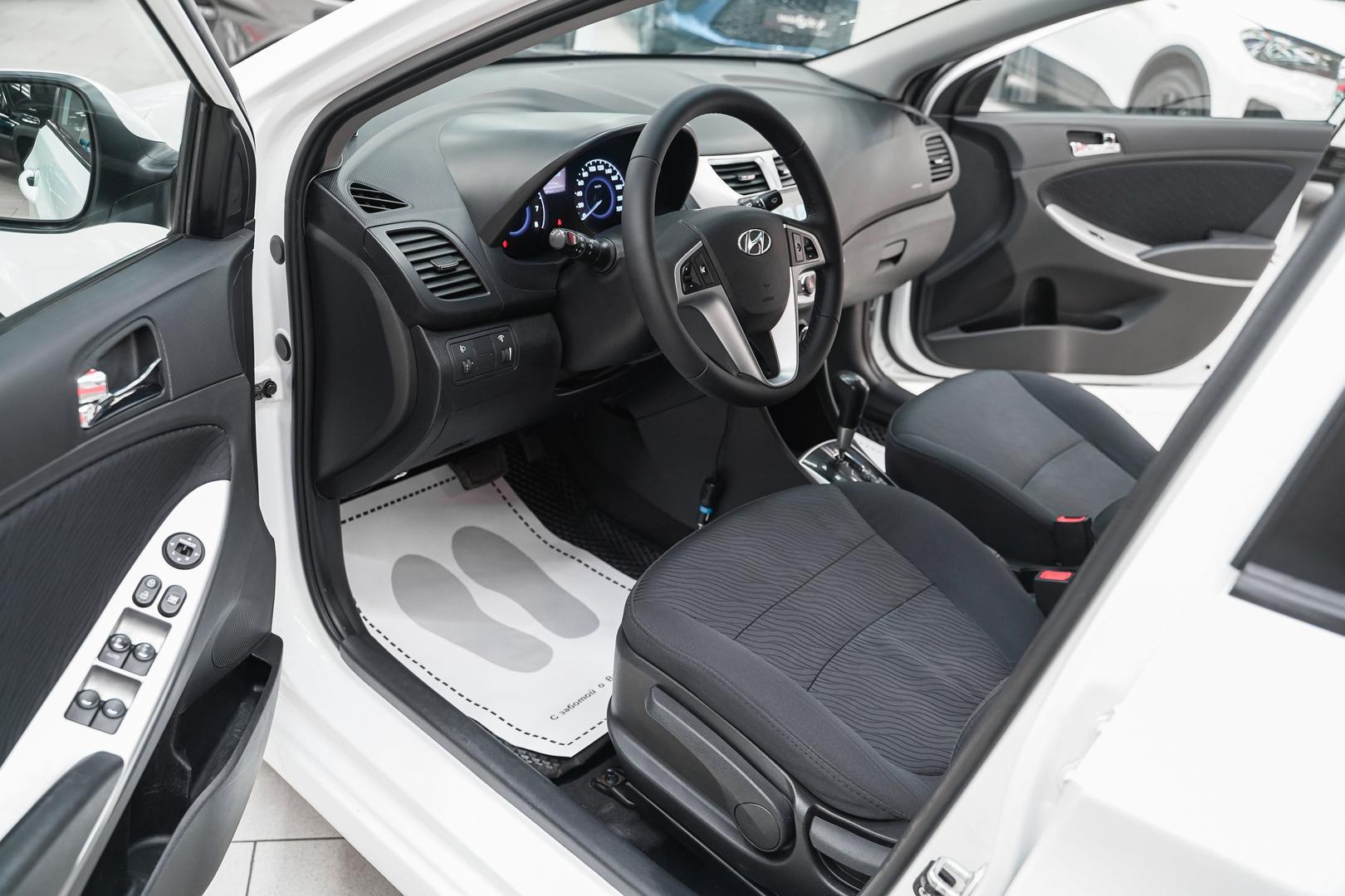 Hyundai Solaris 2014, белый, ДЦ Орехово