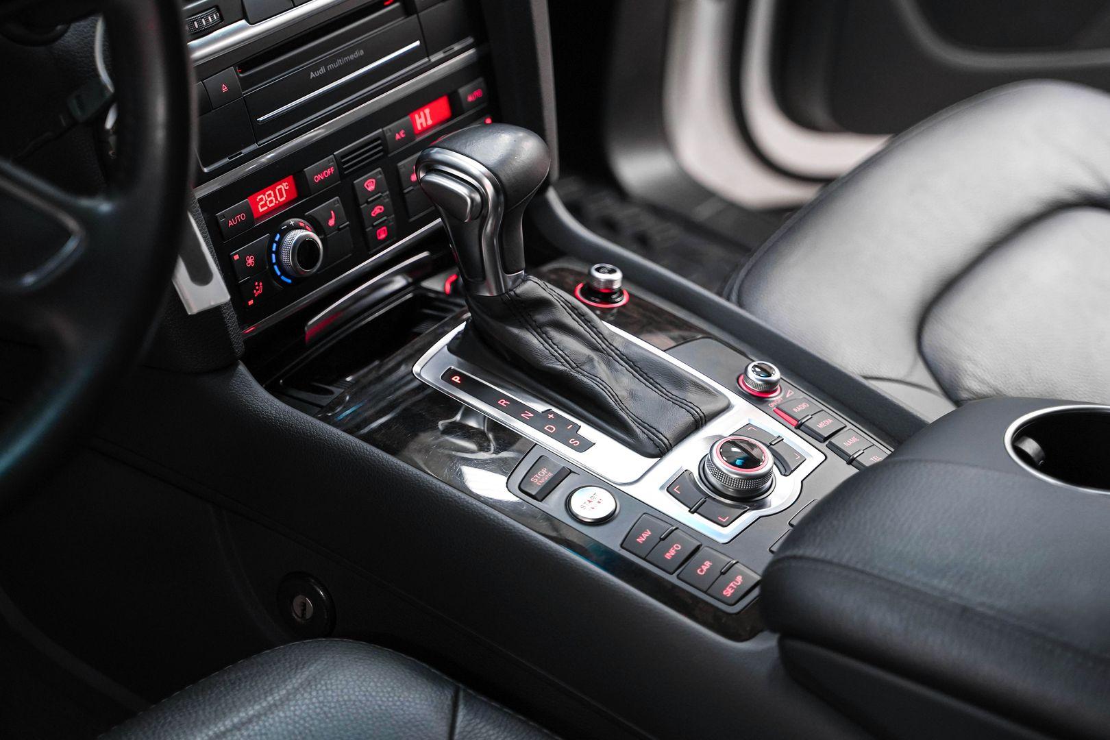 Audi Q7 2013, белый, ДЦ Орехово