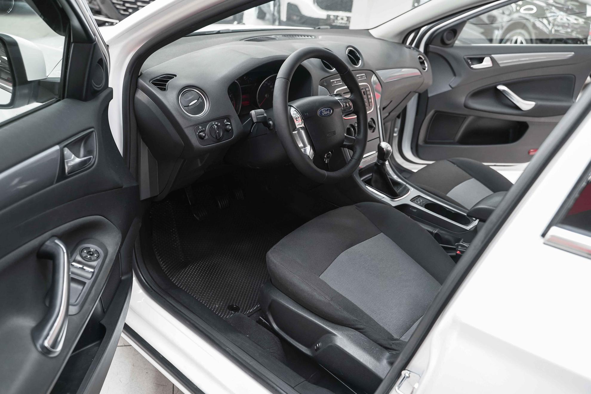 Ford Mondeo 2013, белый, ДЦ Орехово