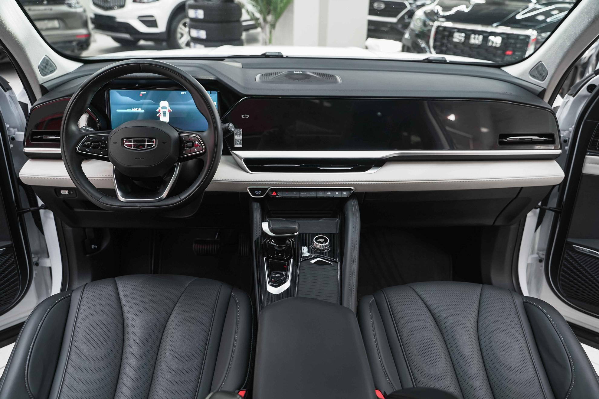 Geely Monjaro 2023, белый, ДЦ Орехово