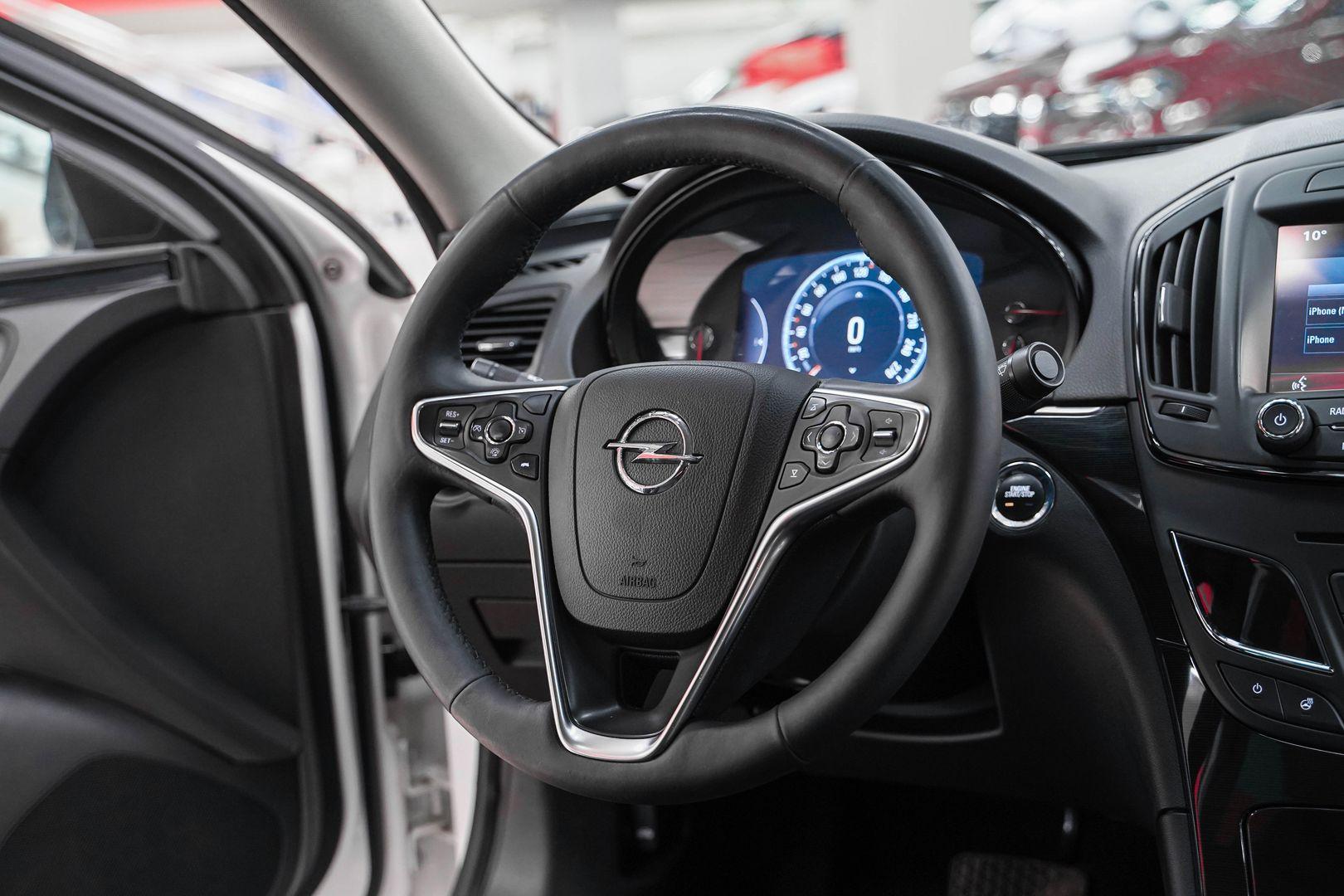 Opel Insignia 2014, белый, ДЦ Орехово