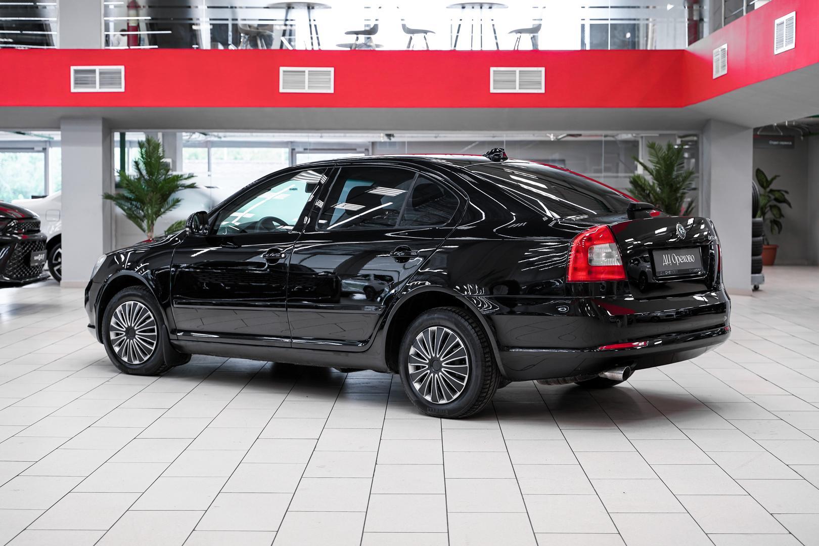 Skoda Octavia 2010, черный, ДЦ Орехово