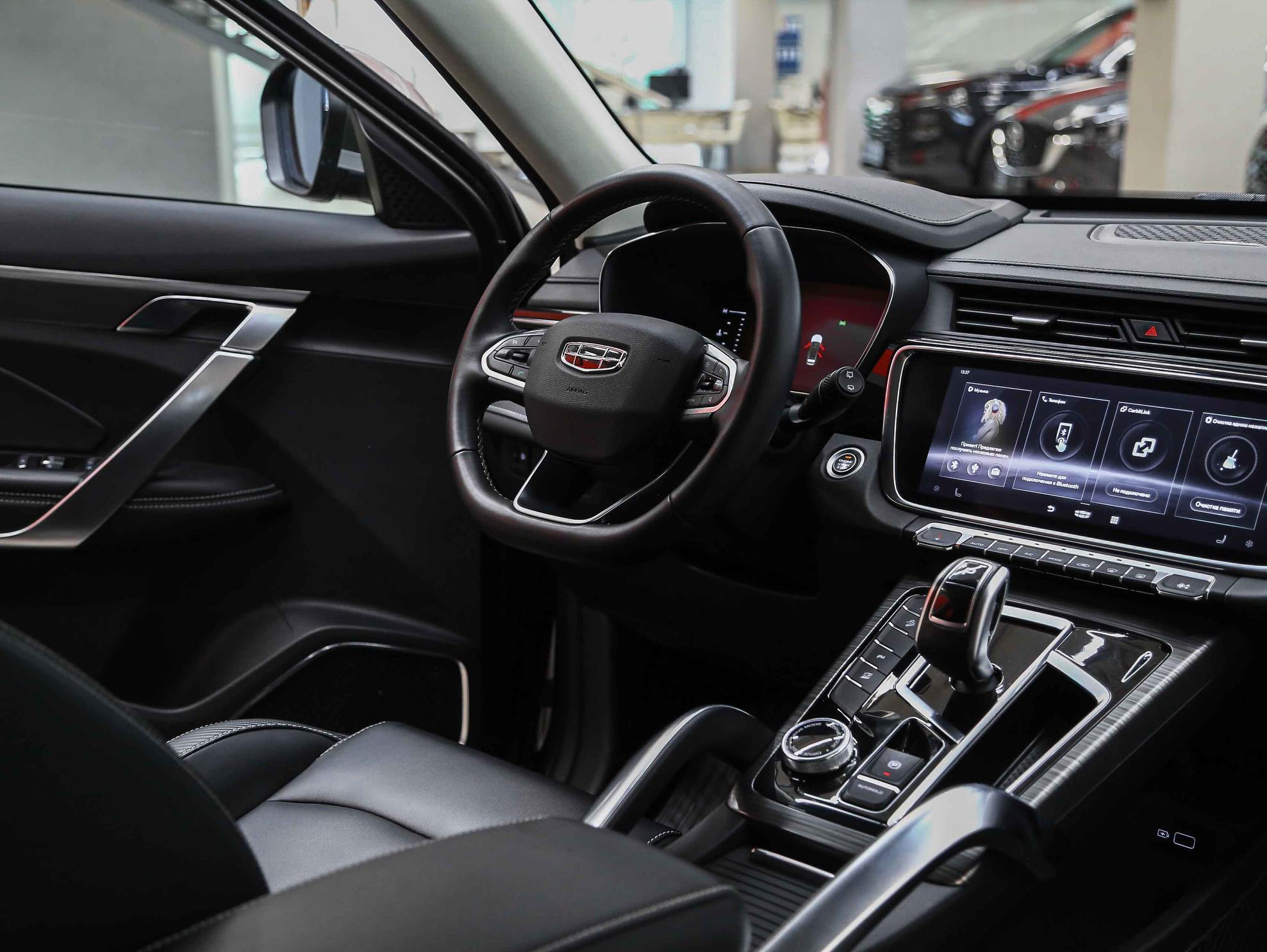 Geely Atlas Pro 2023, серый, ДЦ Орехово