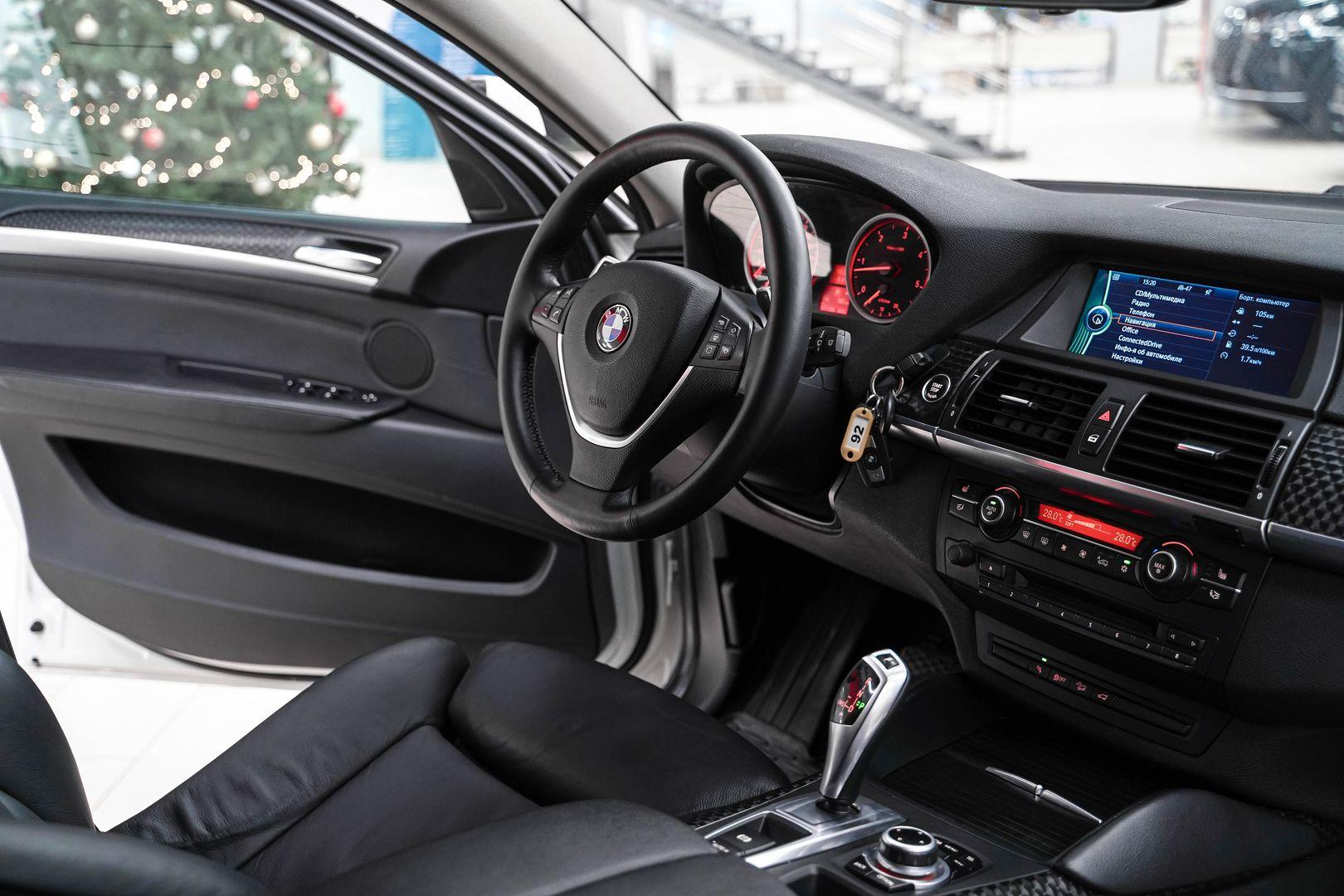 BMW X6 2013, белый, ДЦ Орехово