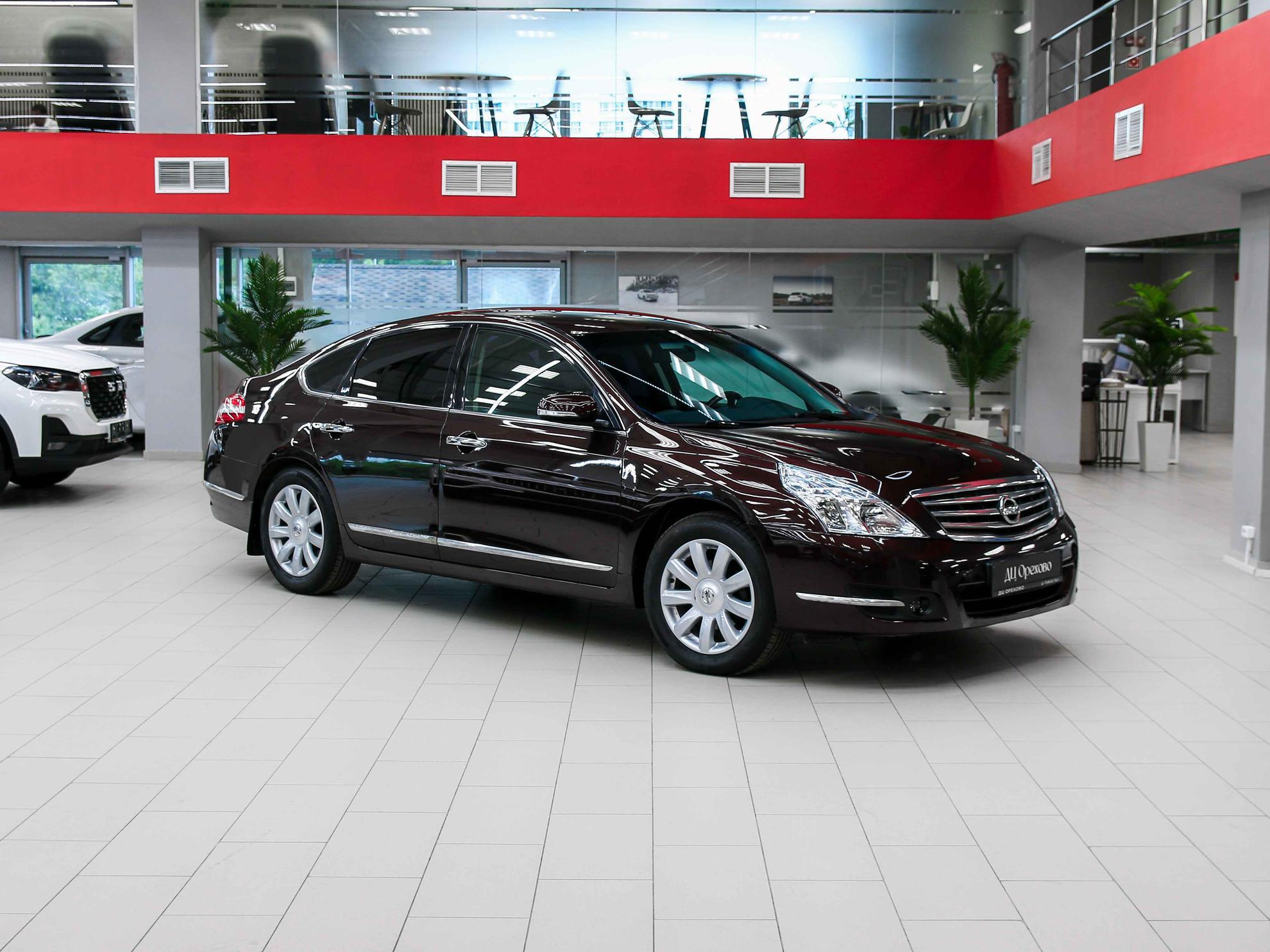 Nissan Teana 2008, красный, ДЦ Орехово