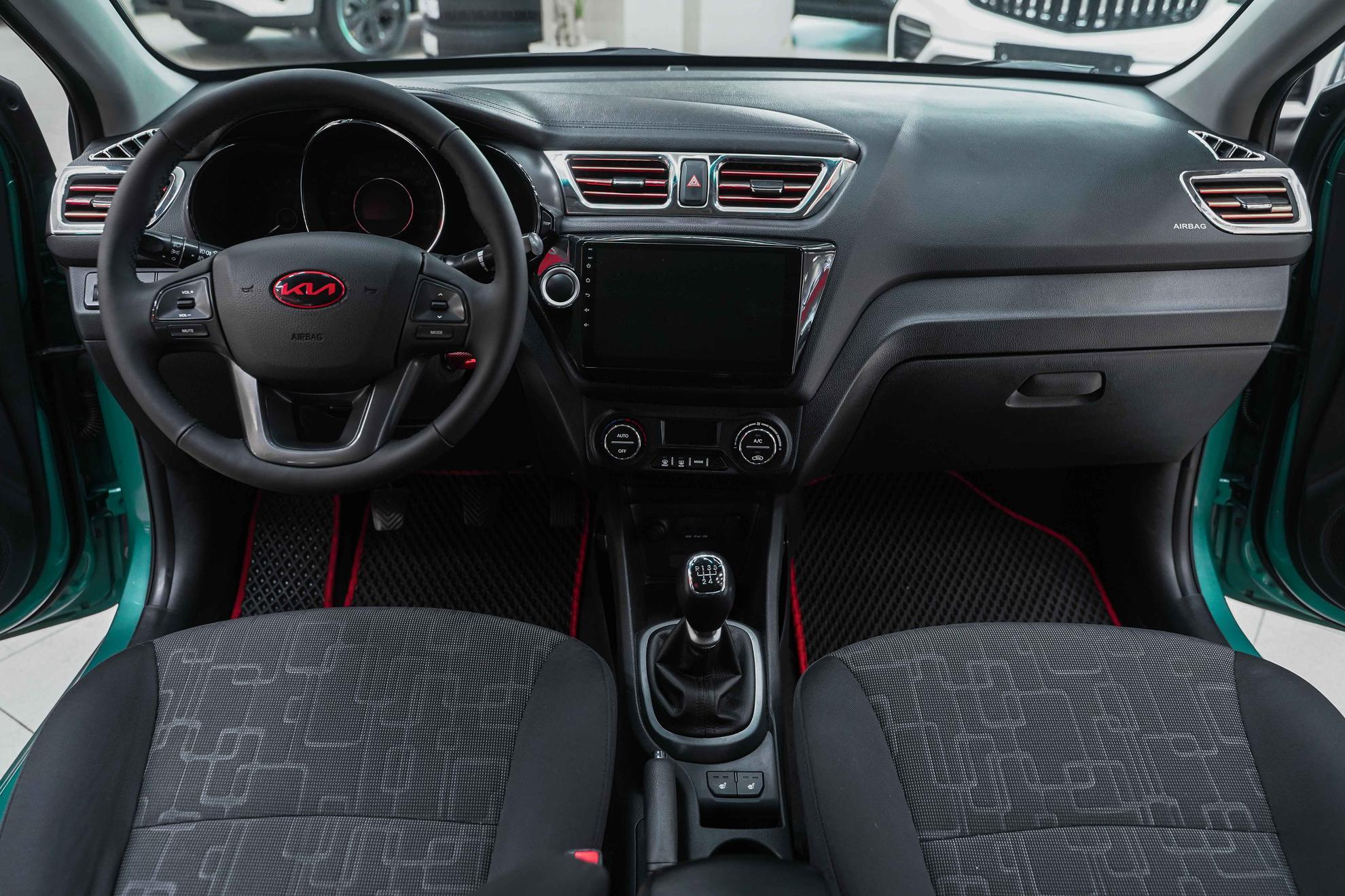 Kia Rio 2014, зеленый, ДЦ Орехово