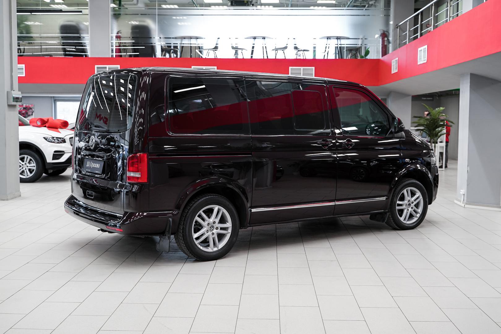 Volkswagen Multivan 2014, пурпурный, ДЦ Орехово