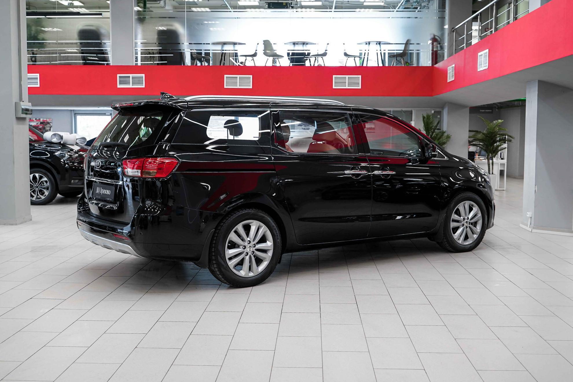 Kia Carnival 2016, черный, ДЦ Орехово