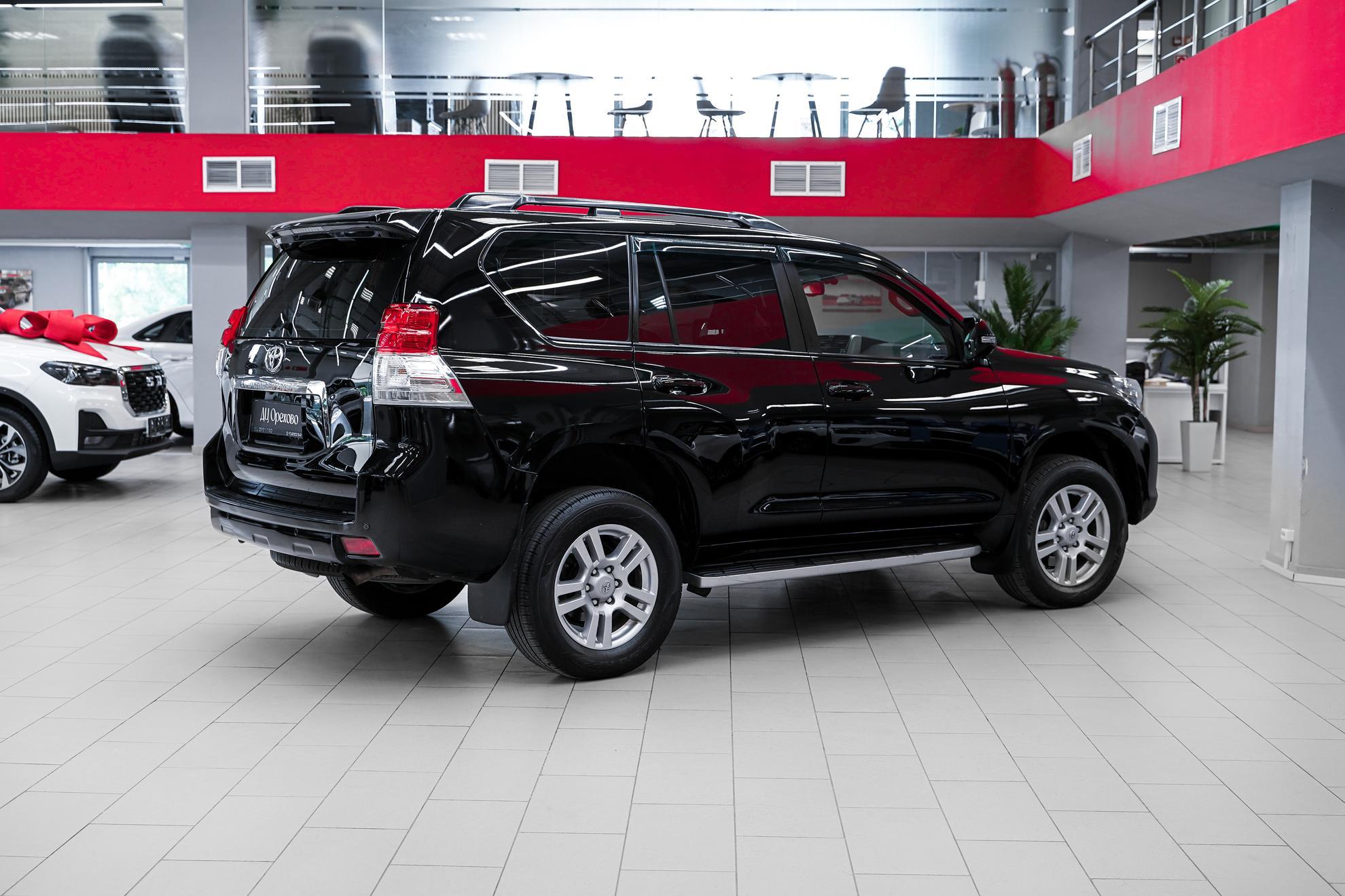 Toyota Land Cruiser Prado 2012, черный, ДЦ Орехово