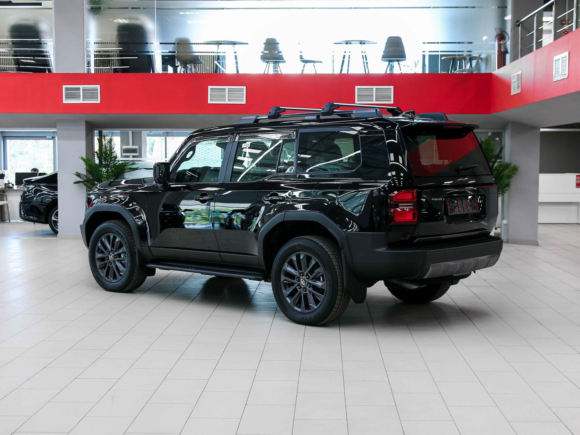 Toyota Land Cruiser Prado 2026, черный, ДЦ Орехово