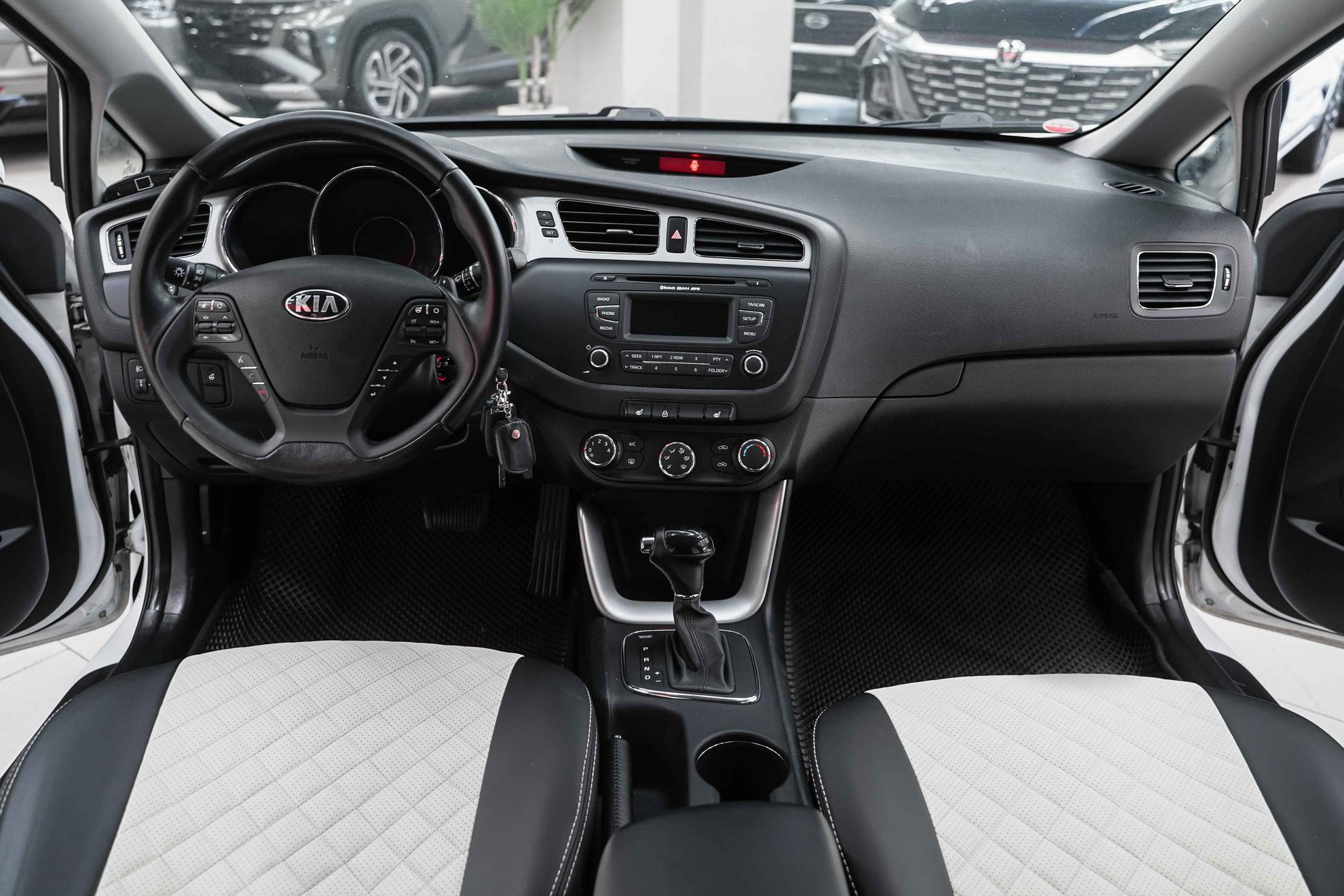 Kia Ceed 2015, белый, ДЦ Орехово