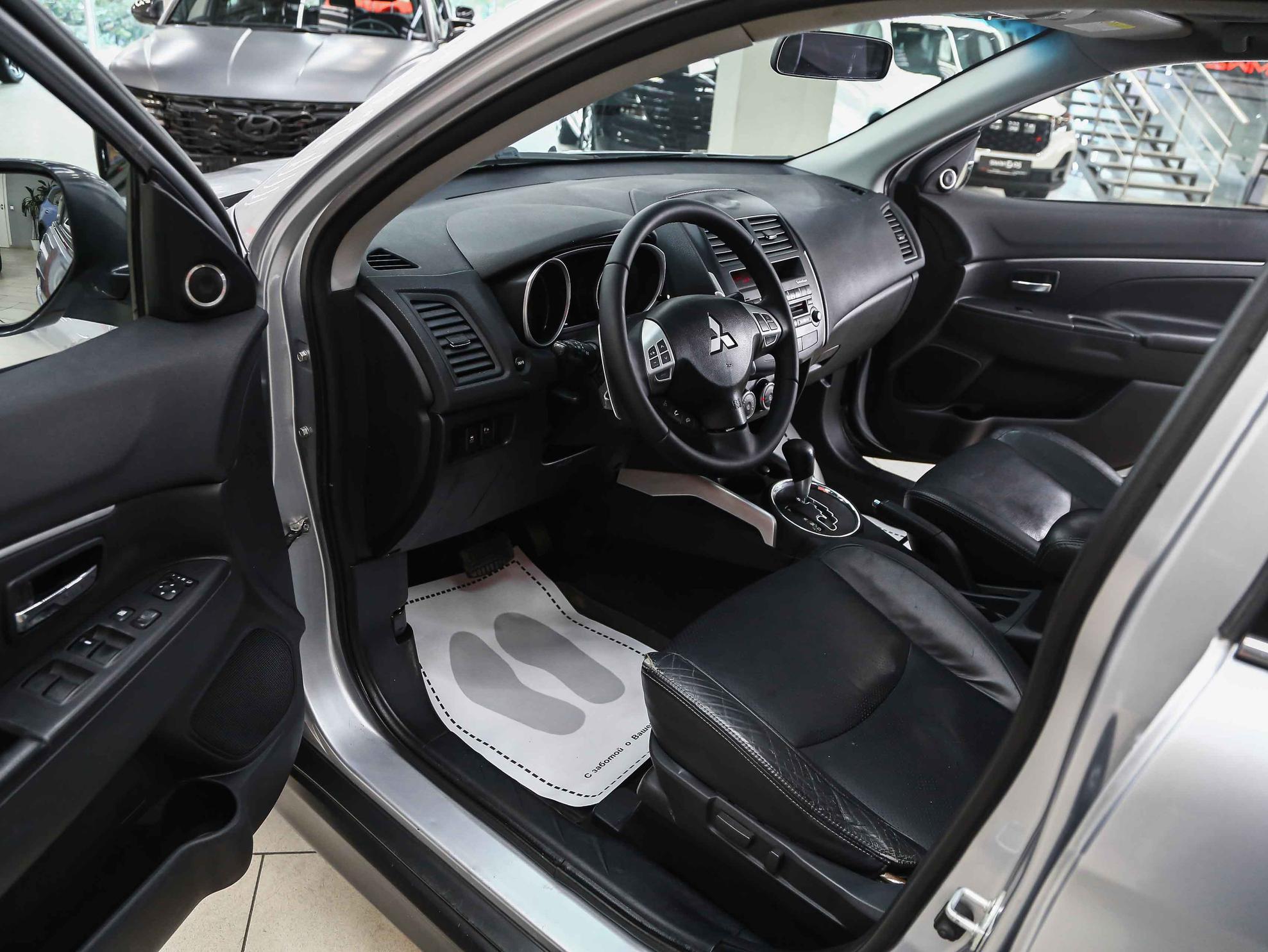 Mitsubishi ASX 2010, серебряный, ДЦ Орехово