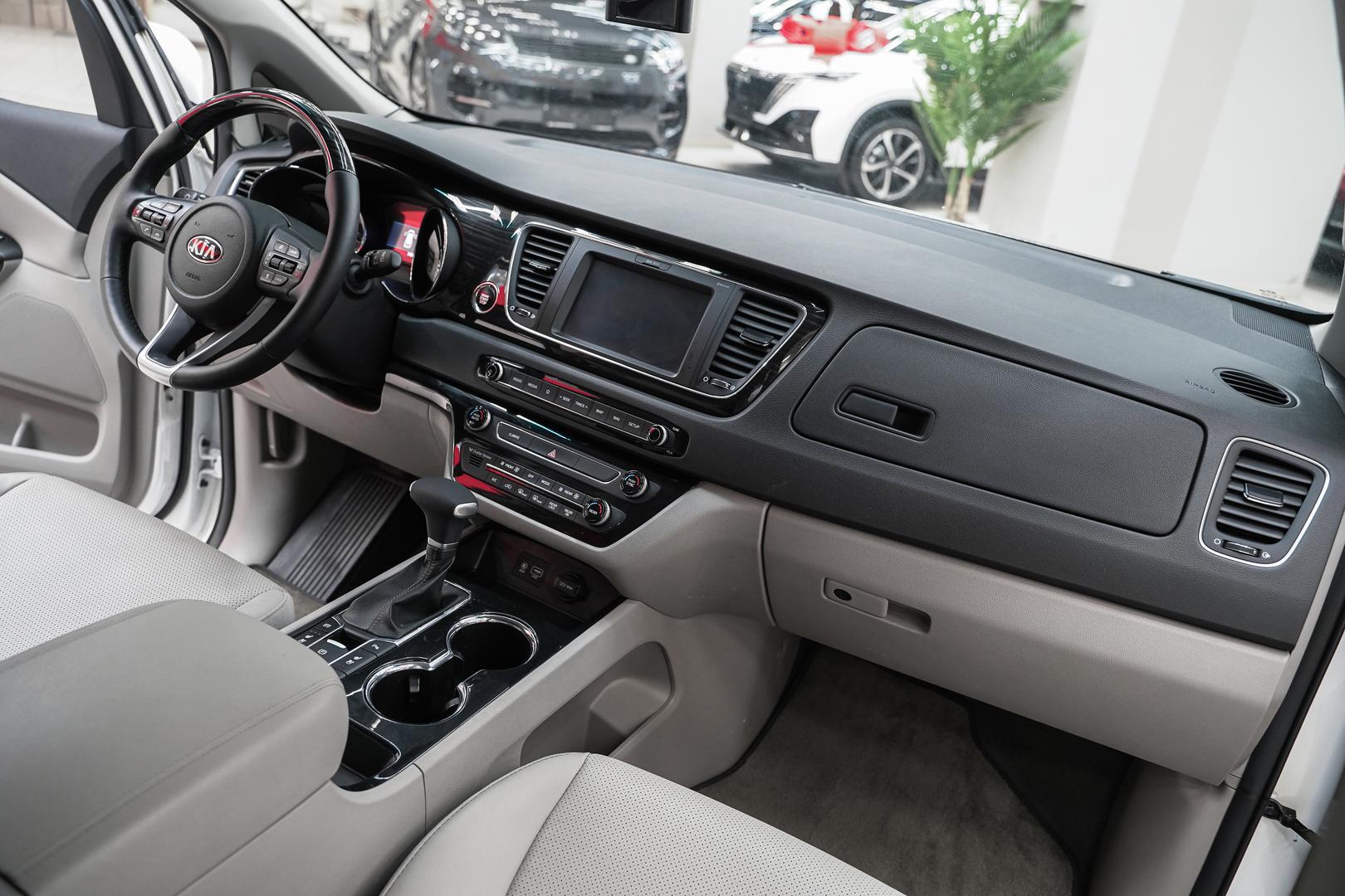 Kia Carnival 2019, белый, ДЦ Орехово