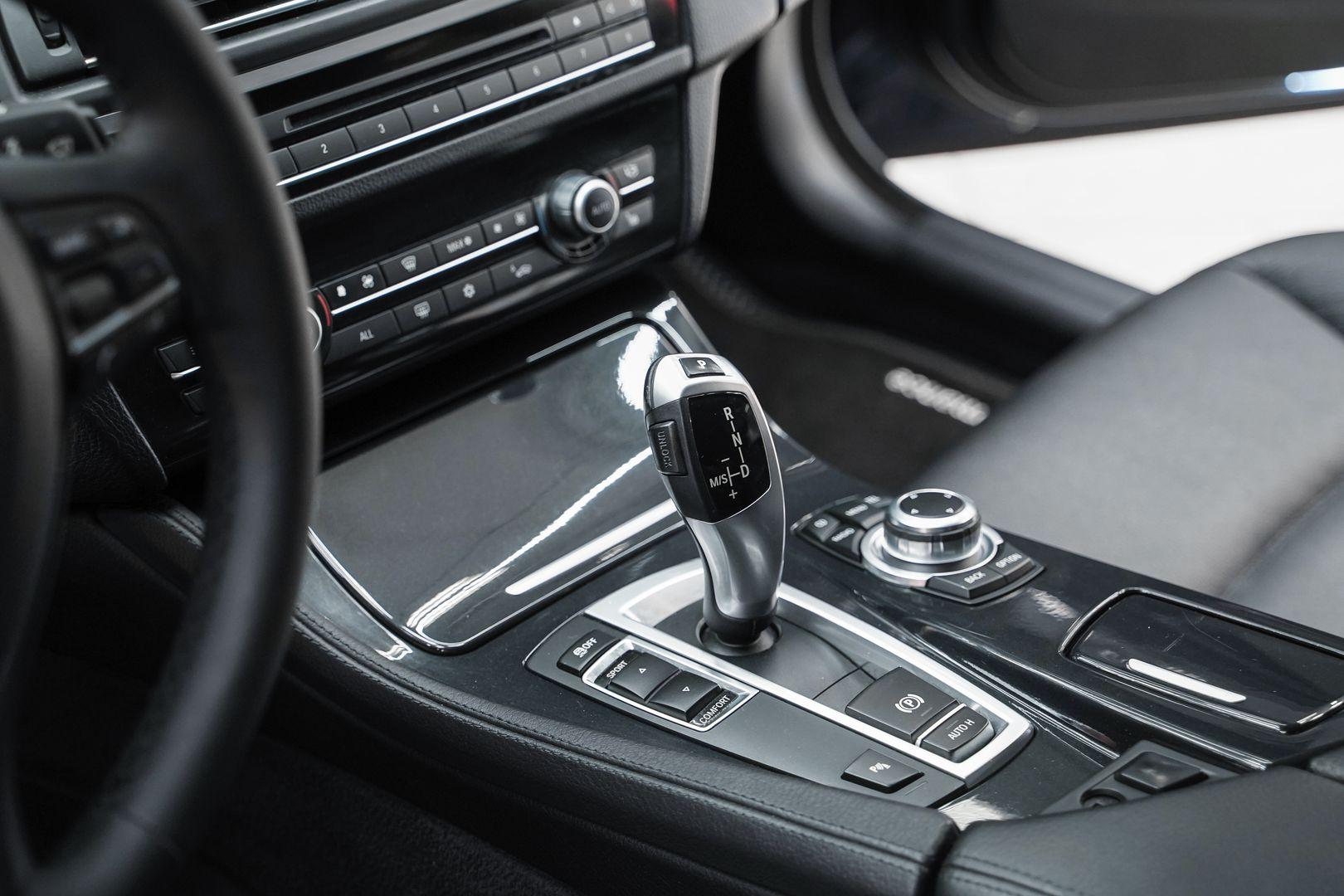 BMW 5 серии 2012, синий, ДЦ Орехово