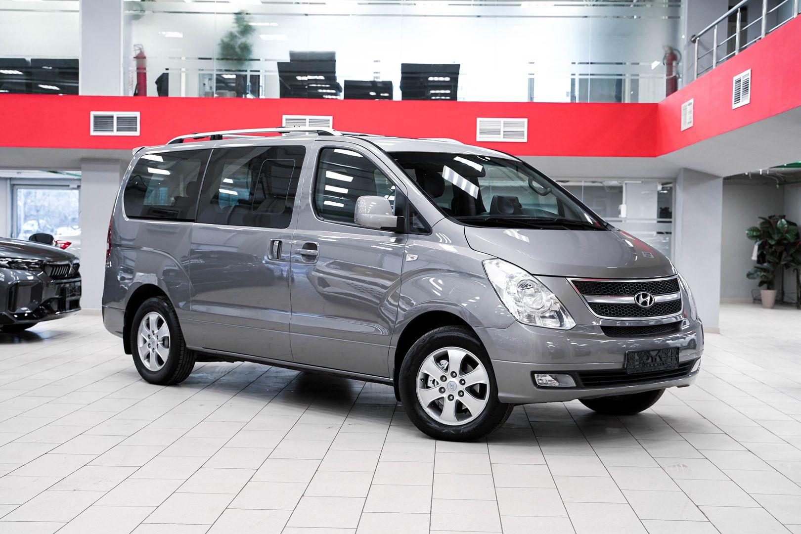 Hyundai Grand Starex 2014, серый, ДЦ Орехово