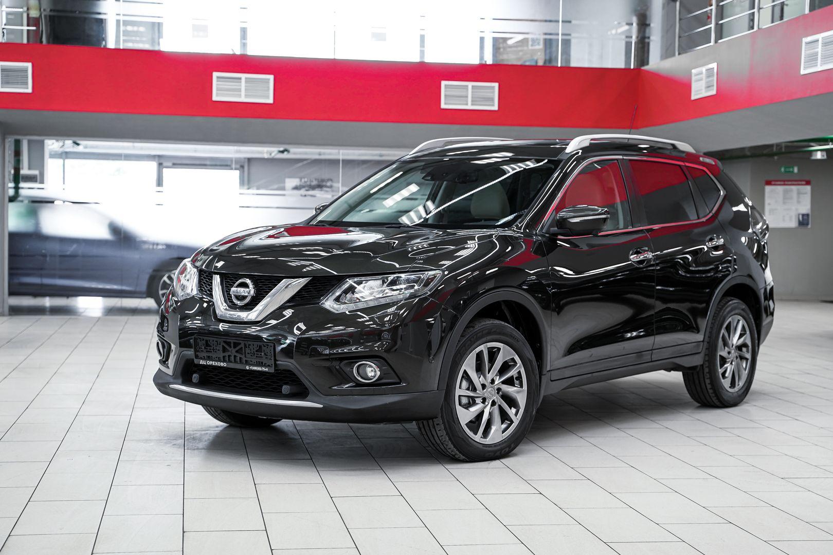 Nissan X-Trail 2015, зеленый, ДЦ Орехово