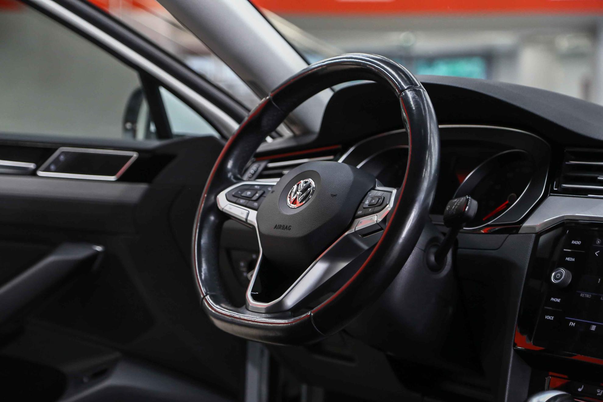 Volkswagen Passat 2020, белый, ДЦ Орехово