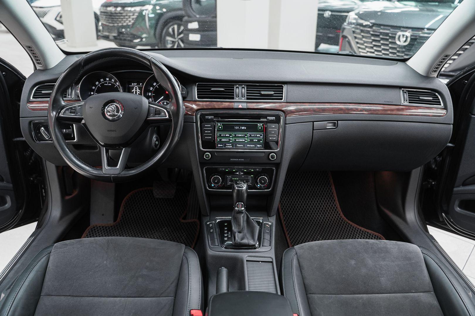 Skoda Superb 2014, коричневый, ДЦ Орехово