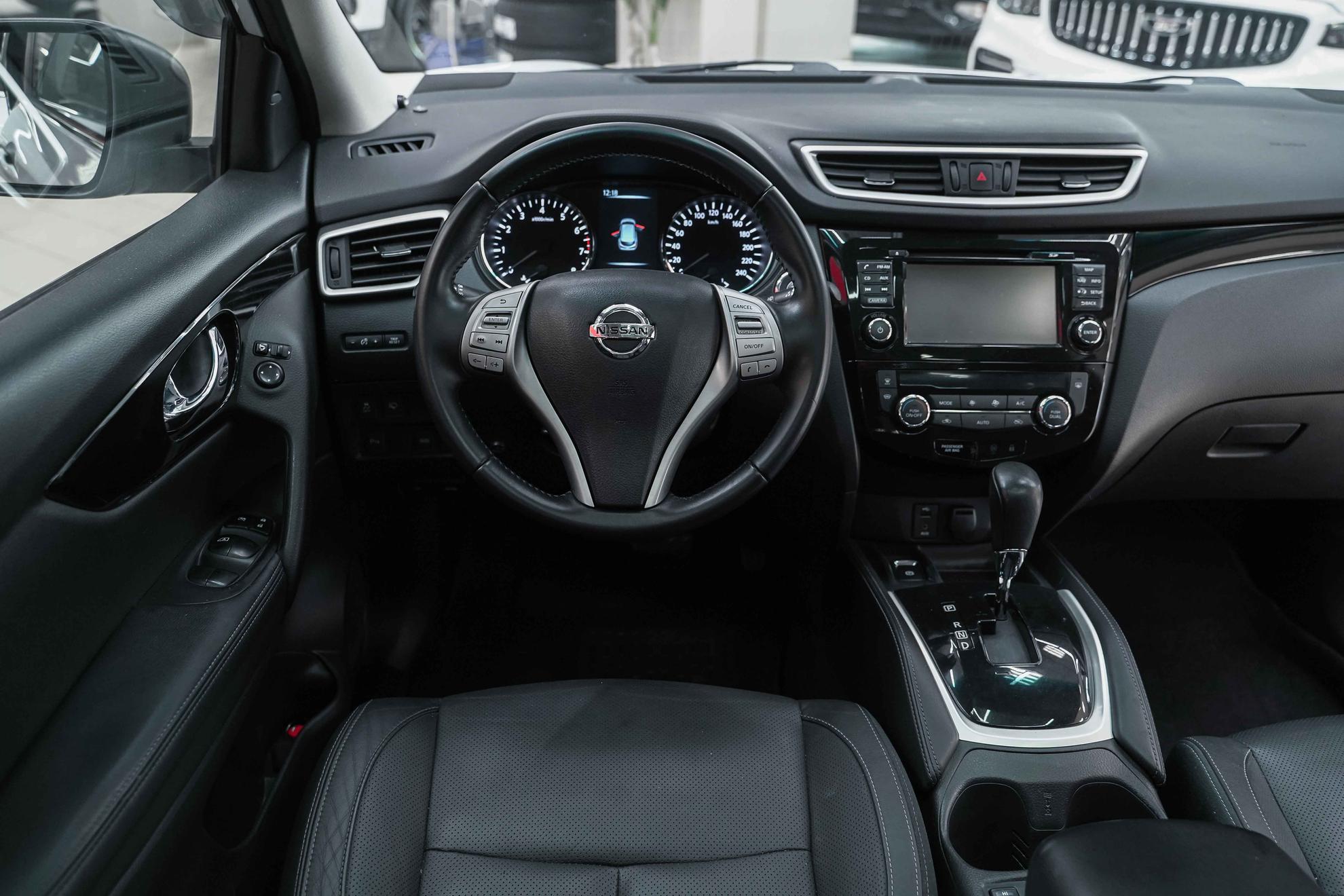 Nissan Qashqai 2015, серебряный, ДЦ Орехово