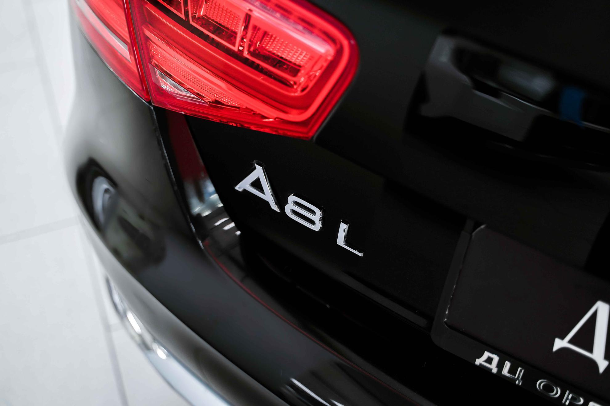 Audi A8 2012, черный, ДЦ Орехово