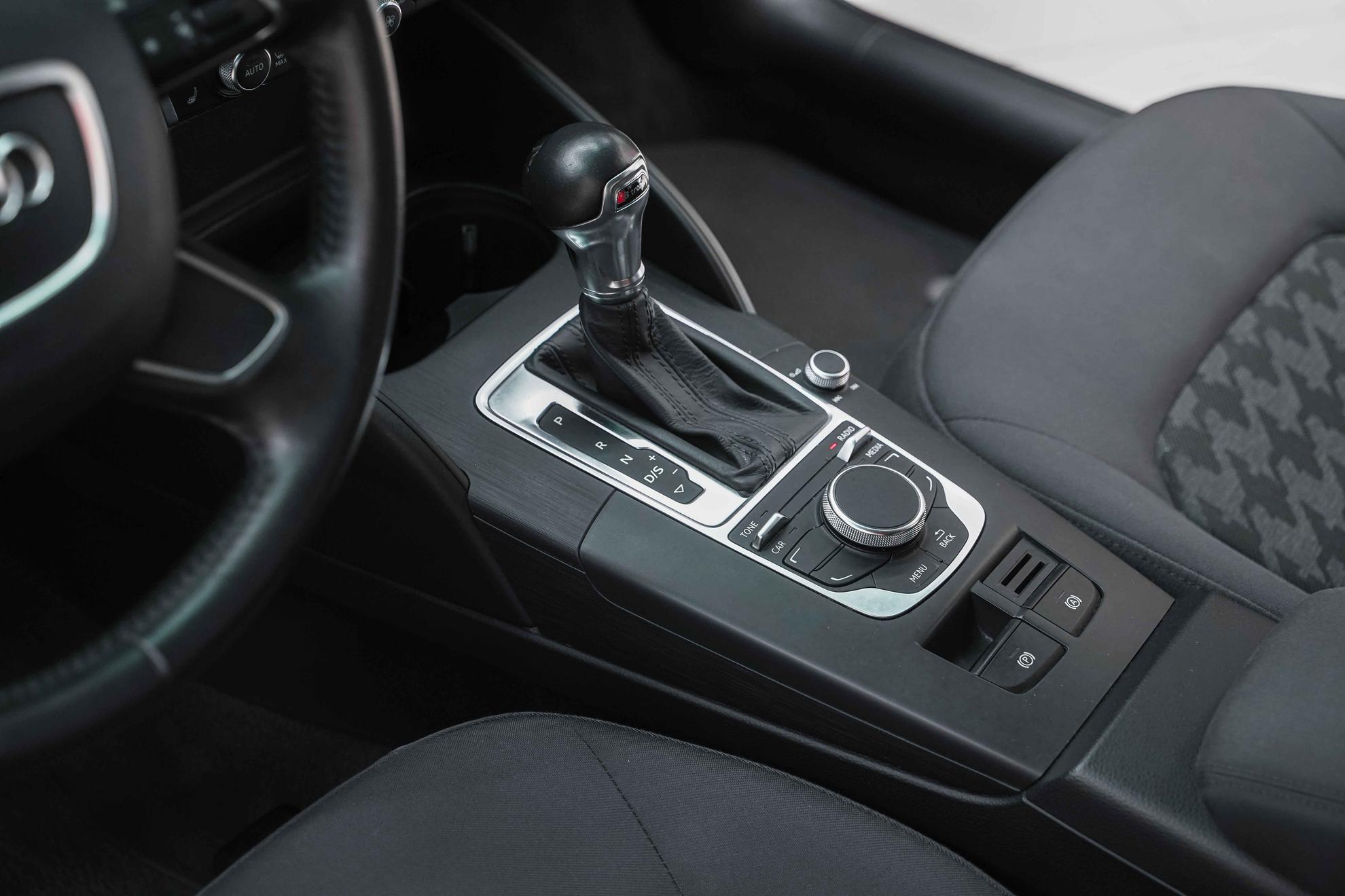 Audi A3 2014, белый, ДЦ Орехово