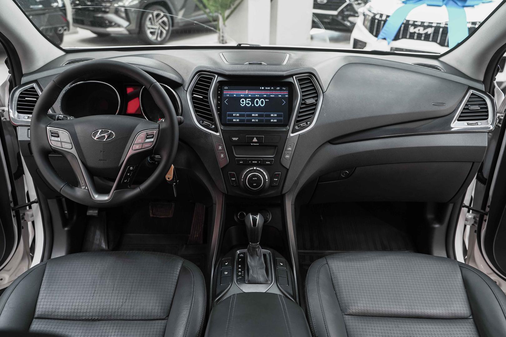 Hyundai Santa Fe 2012, белый, ДЦ Орехово