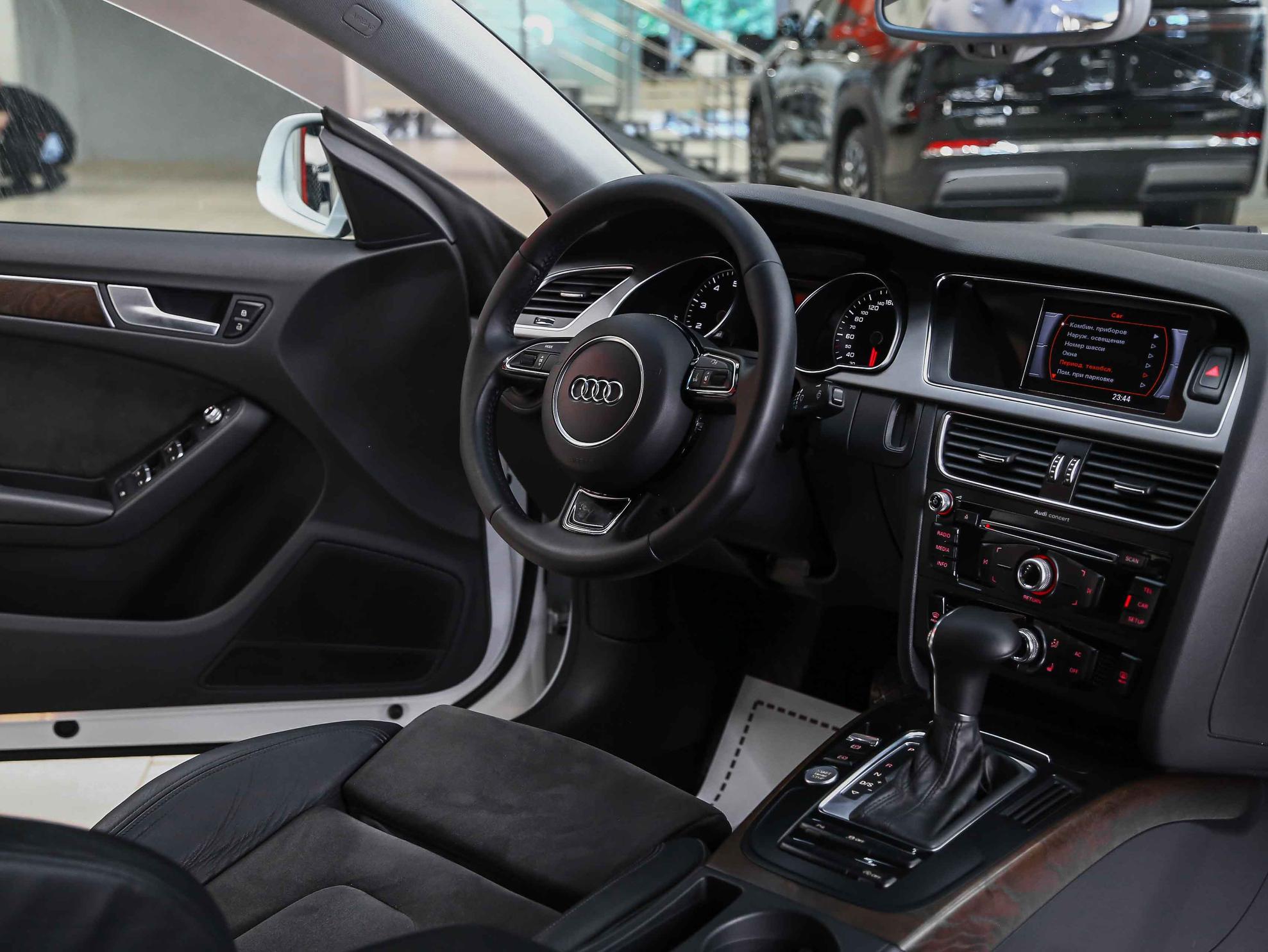 Audi A5 2013, белый, ДЦ Орехово