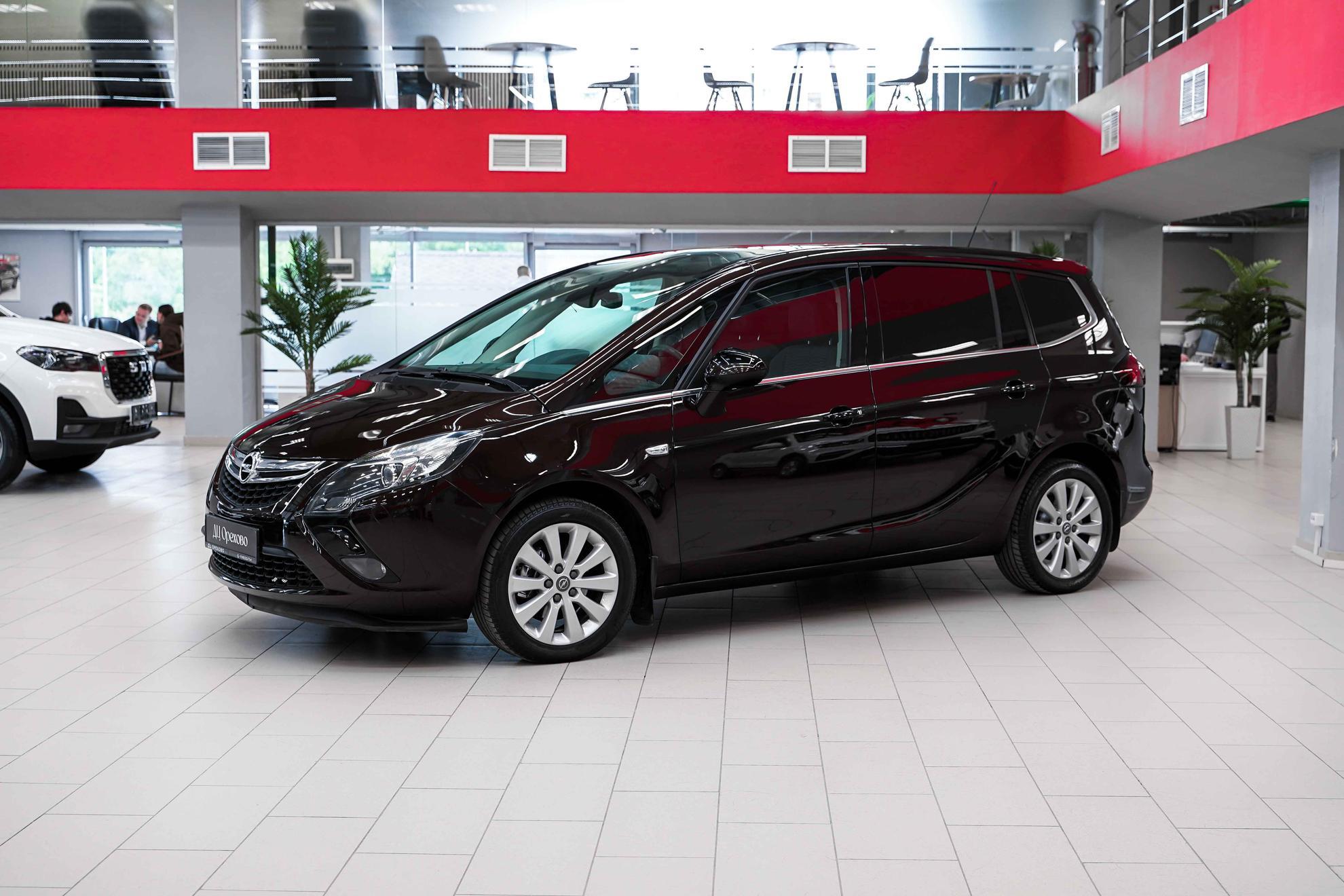 Opel Zafira 2014, коричневый, ДЦ Орехово