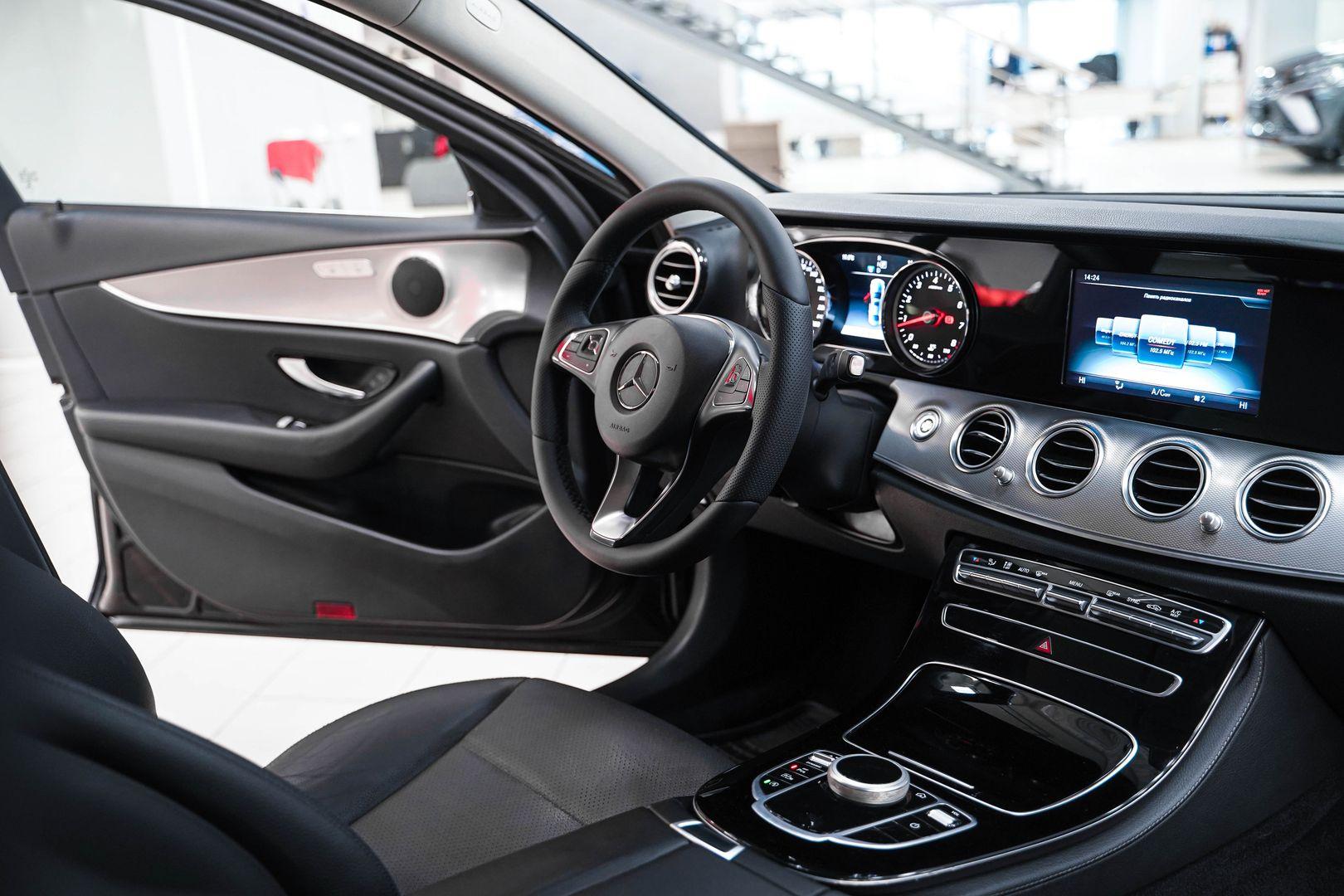 Mercedes-Benz E-Класс 2017, черный, ДЦ Орехово