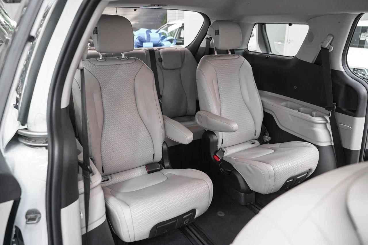 Kia Carnival 2021, белый, ДЦ Орехово