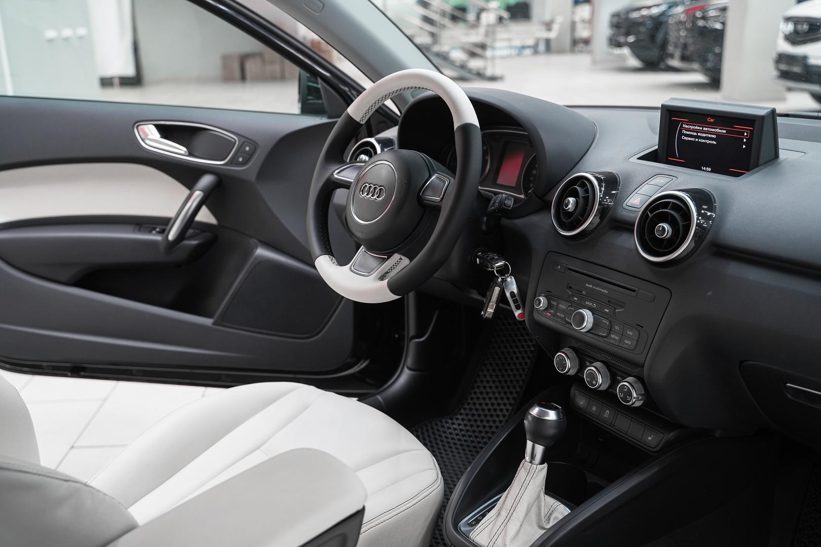 Audi A1 2012, черный, ДЦ Орехово