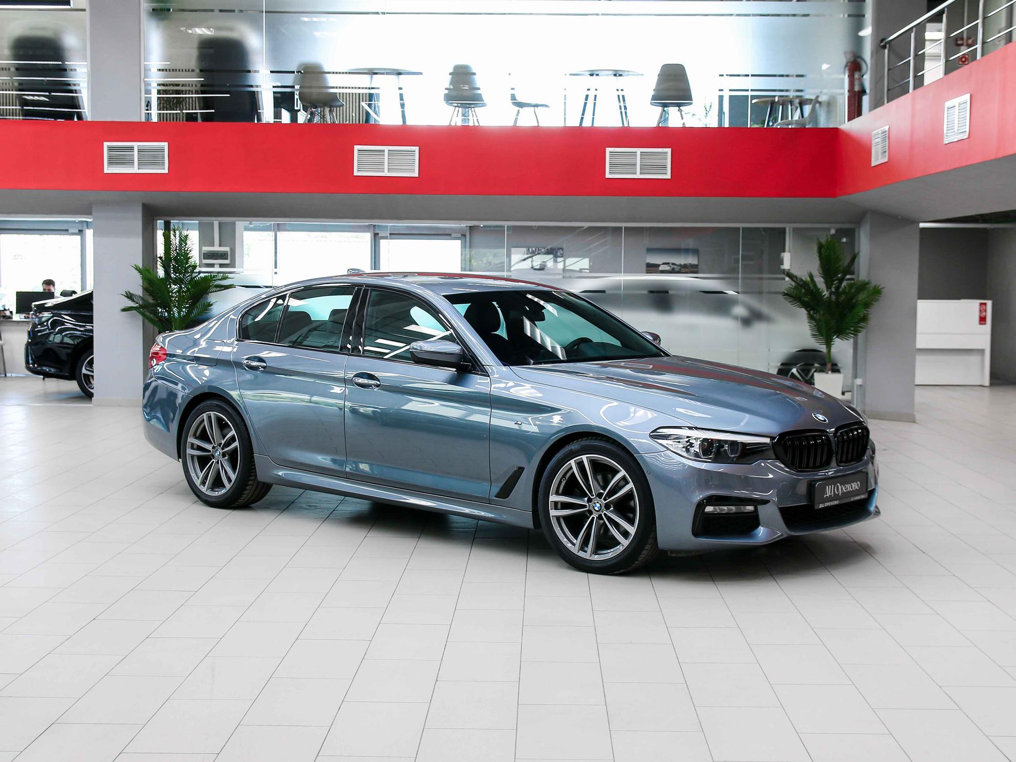 BMW 5 серии 2018, серый, ДЦ Орехово