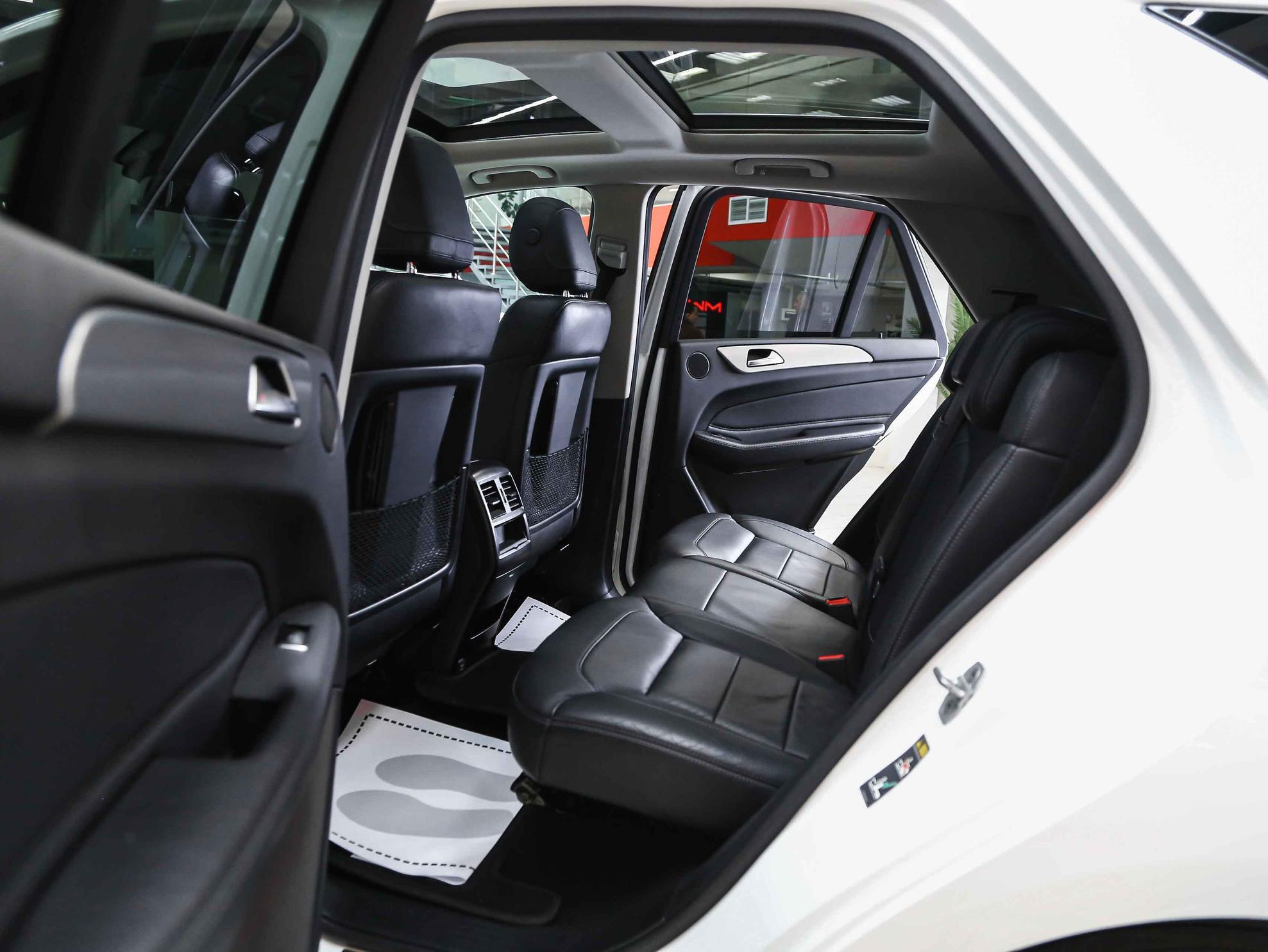 Mercedes-Benz GLE 2016, белый, ДЦ Орехово