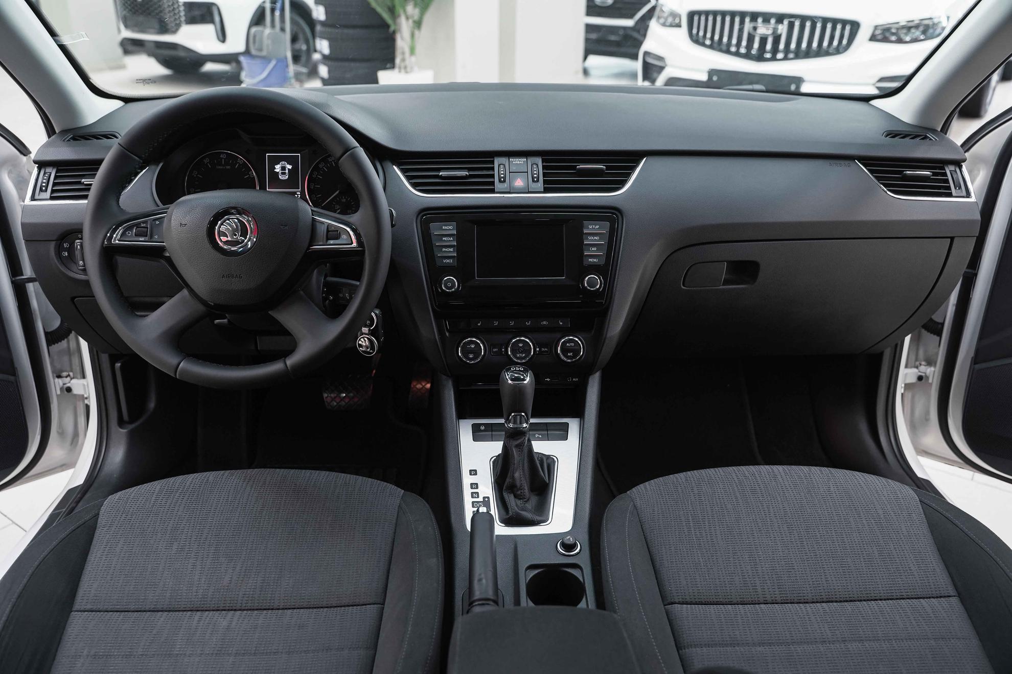 Skoda Octavia 2014, белый, ДЦ Орехово