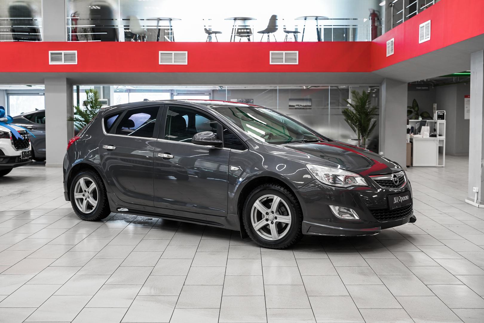 Opel Astra 2011, серый, ДЦ Орехово